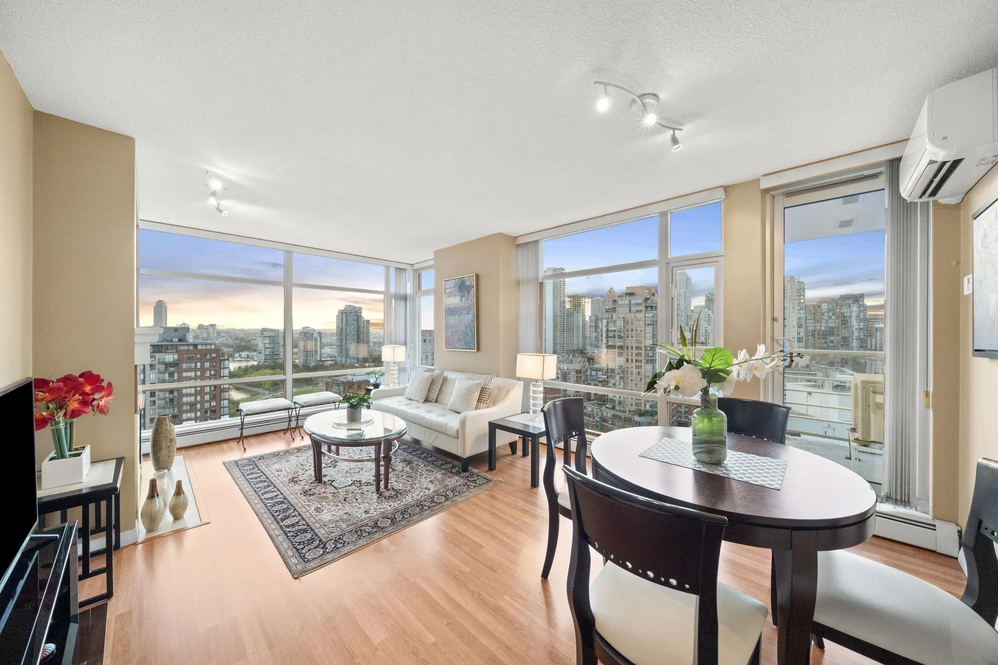2306 1199 Marinaside Crescent