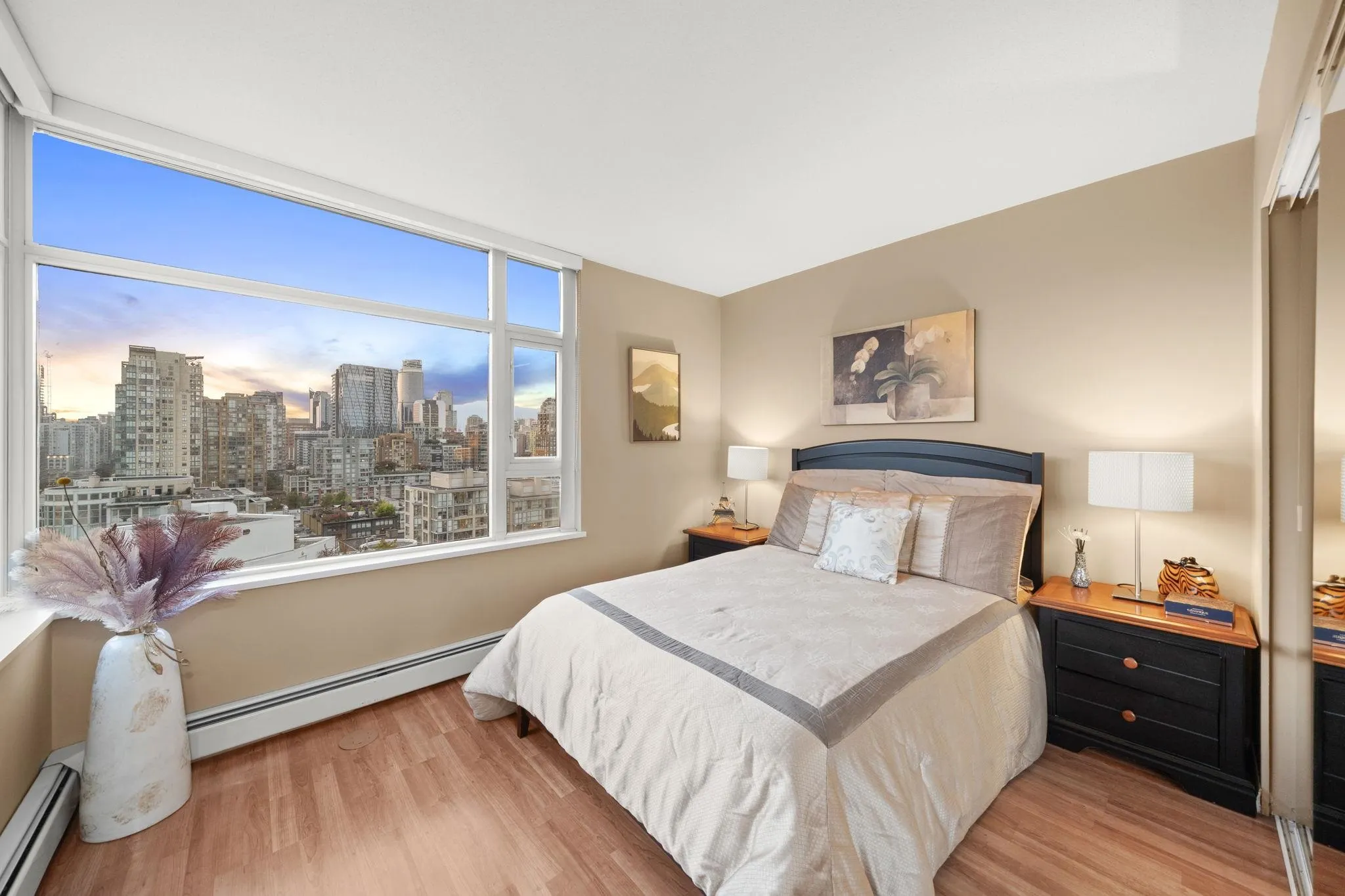 2306 1199 Marinaside Crescent
