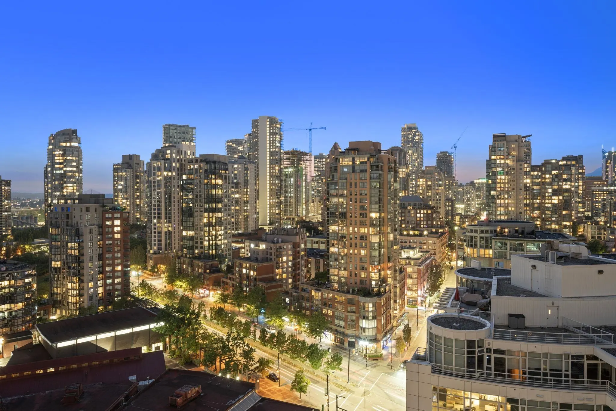 2306 1199 Marinaside Crescent