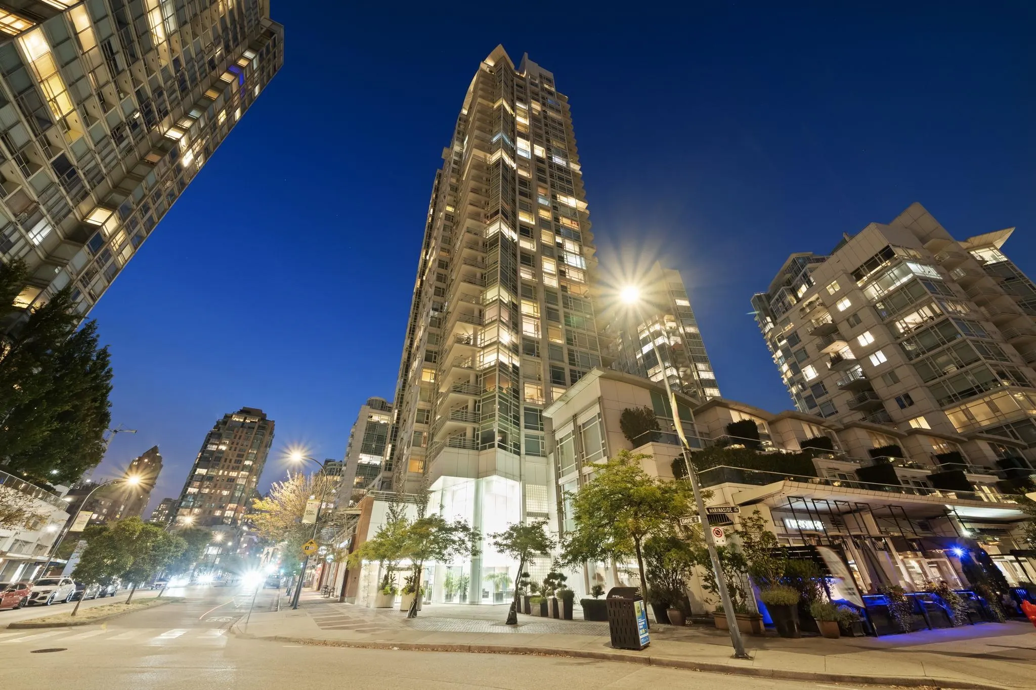 2306 1199 Marinaside Crescent