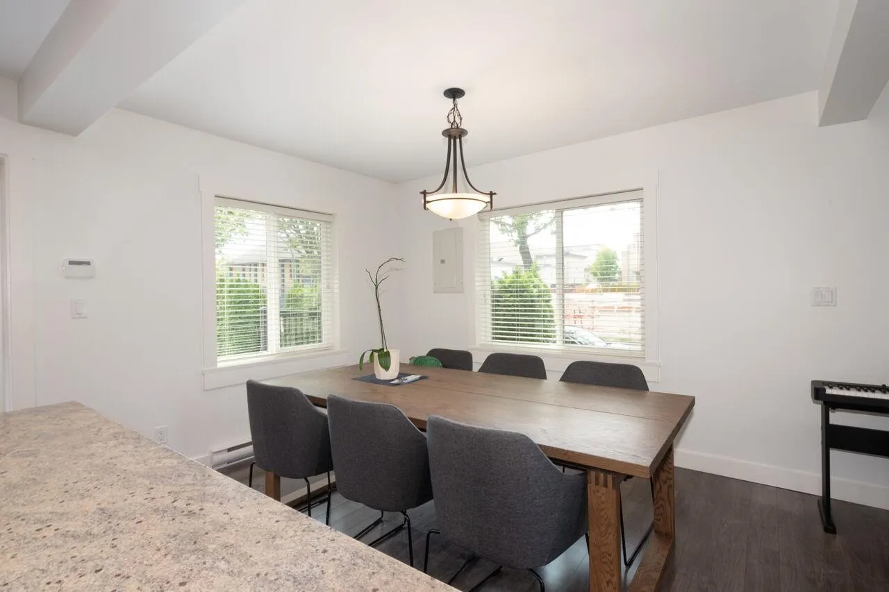 UPPER 3904 Triumph Street