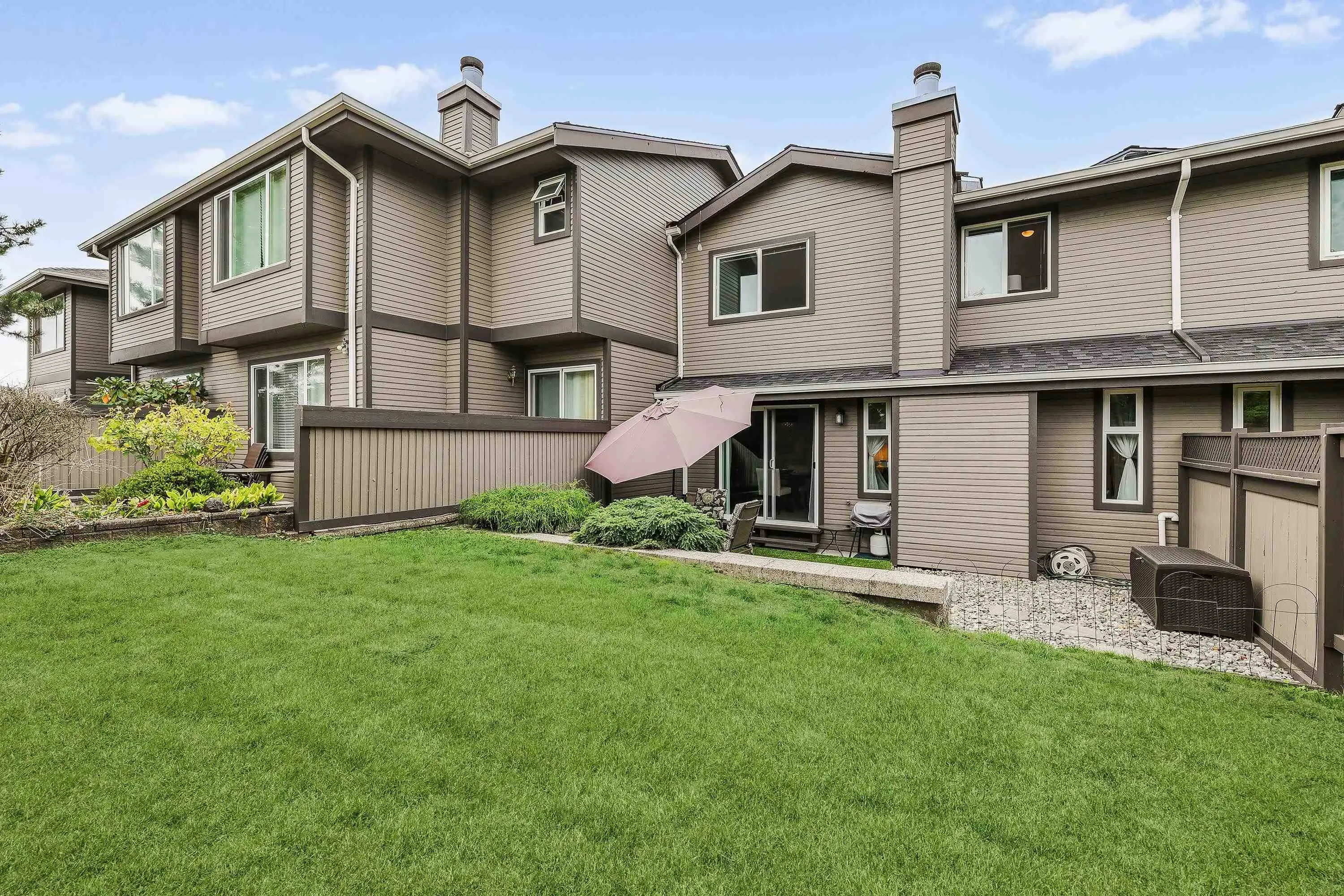 106 1140 Castle Crescent