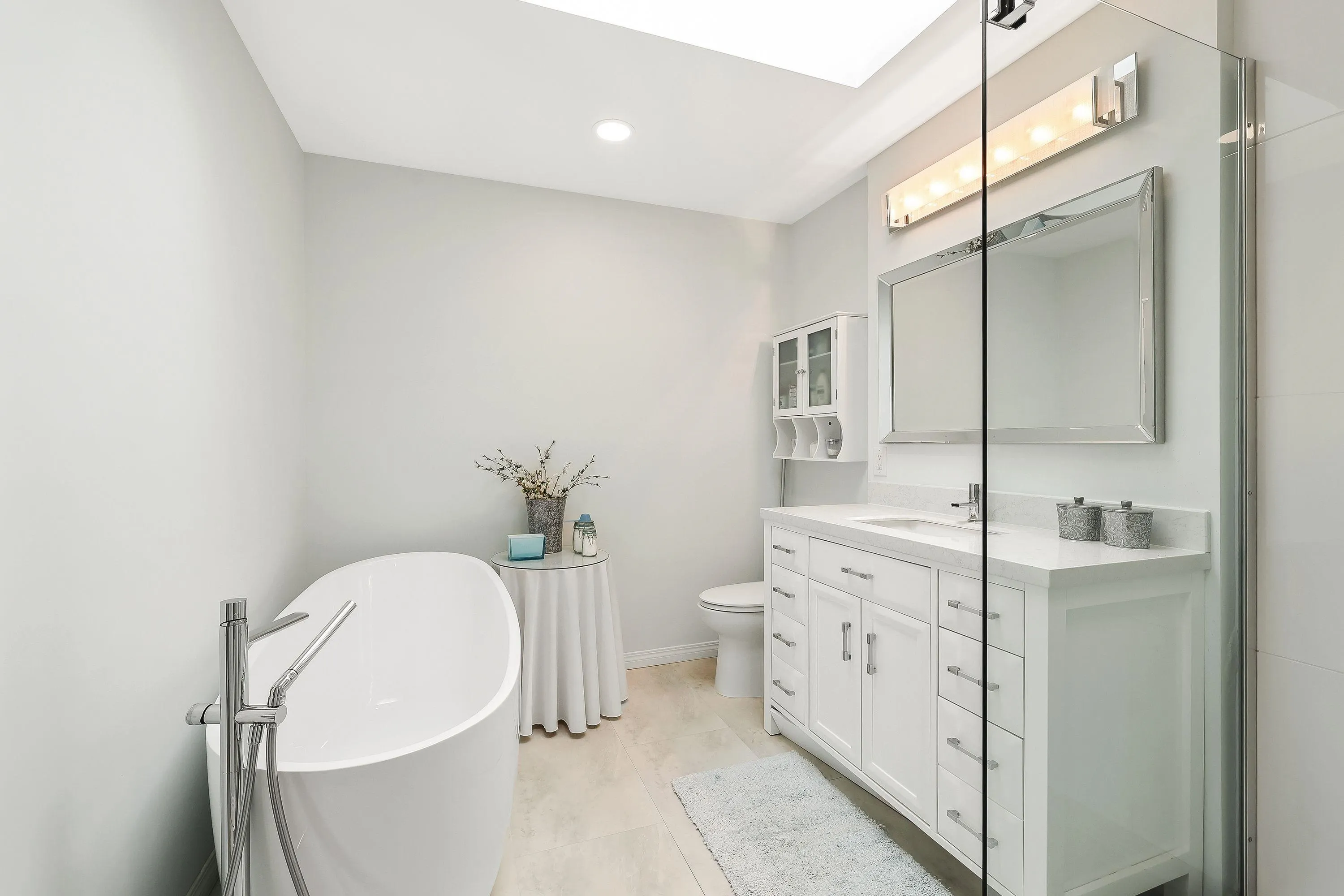 106 1140 Castle Crescent