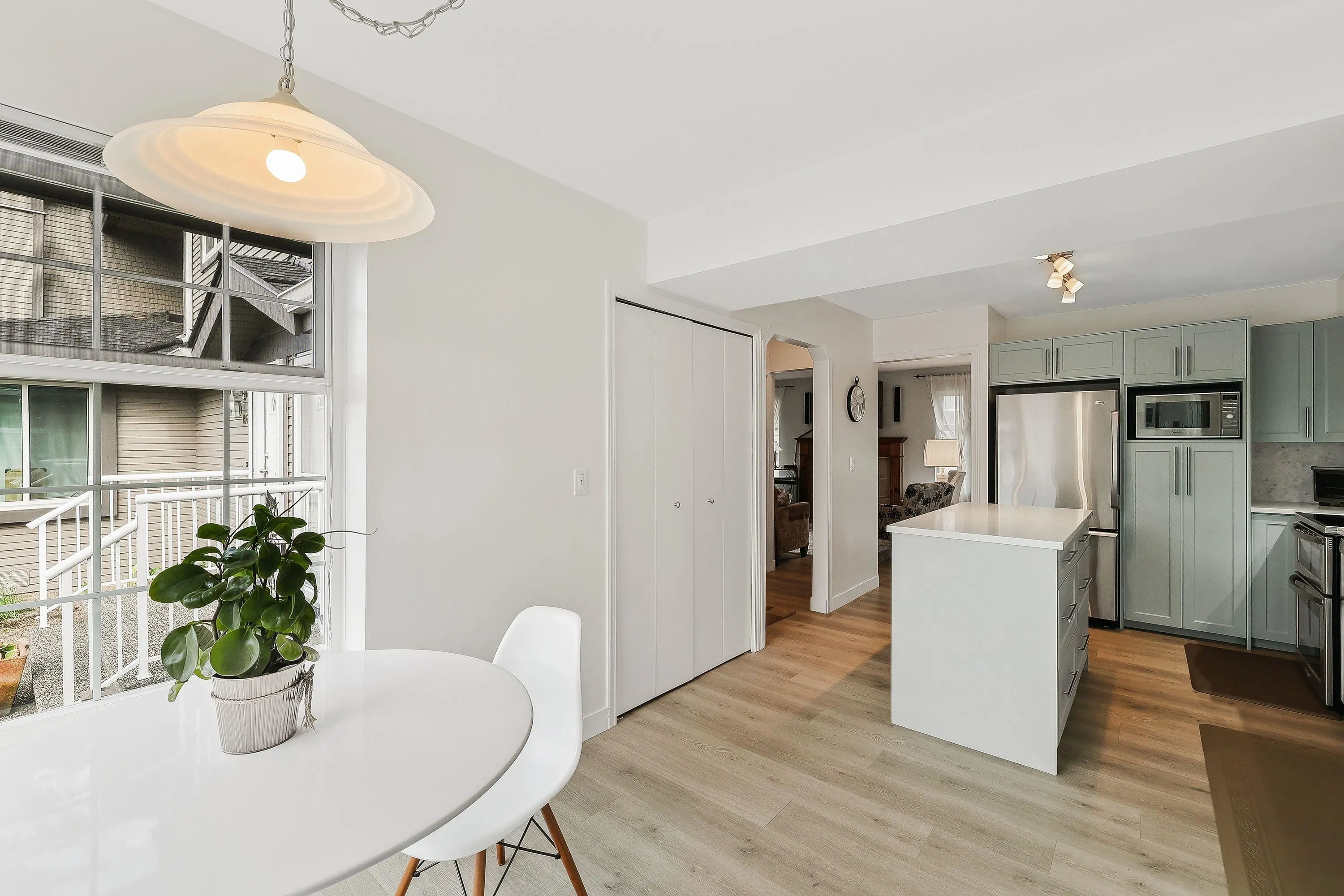 106 1140 Castle Crescent