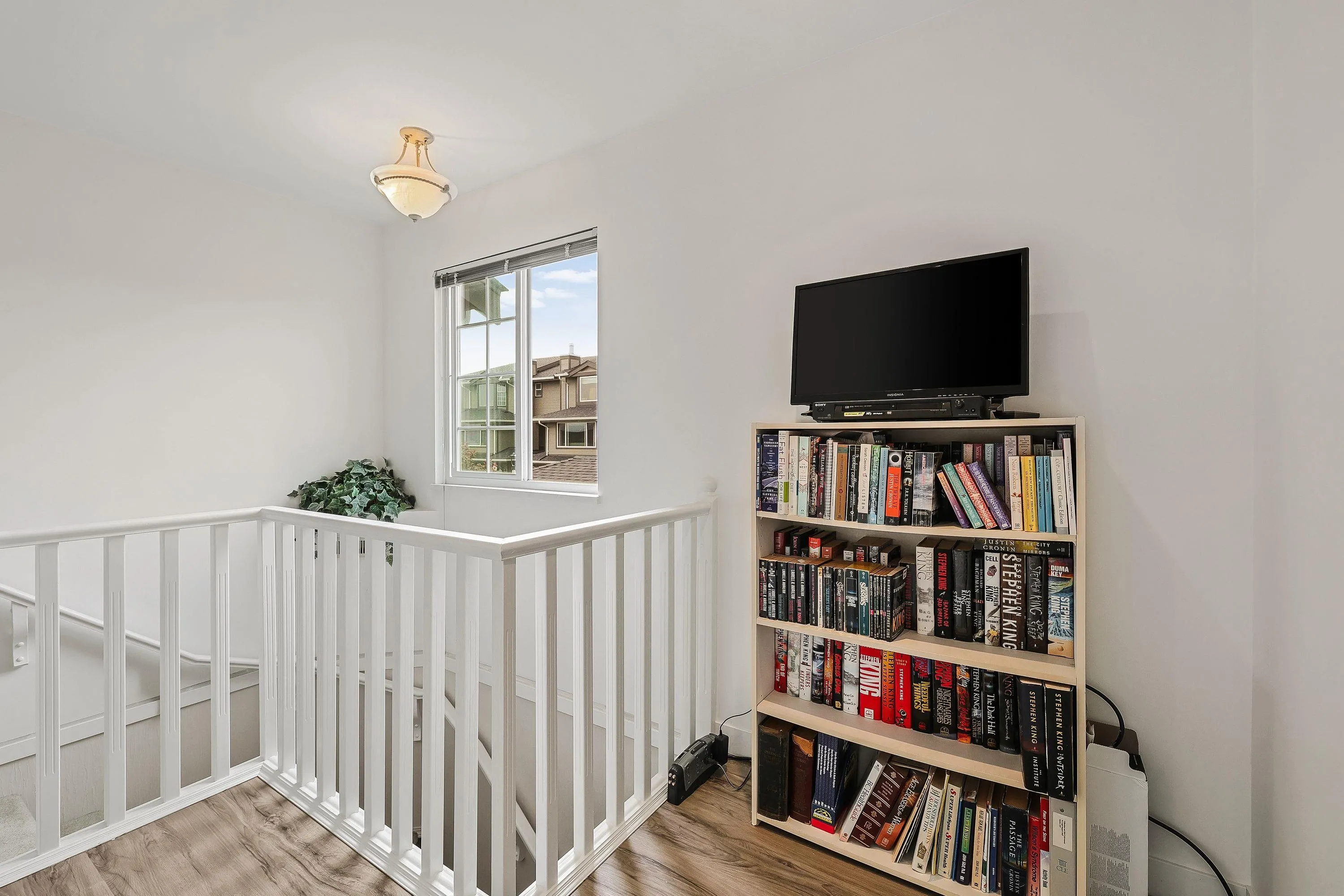 106 1140 Castle Crescent