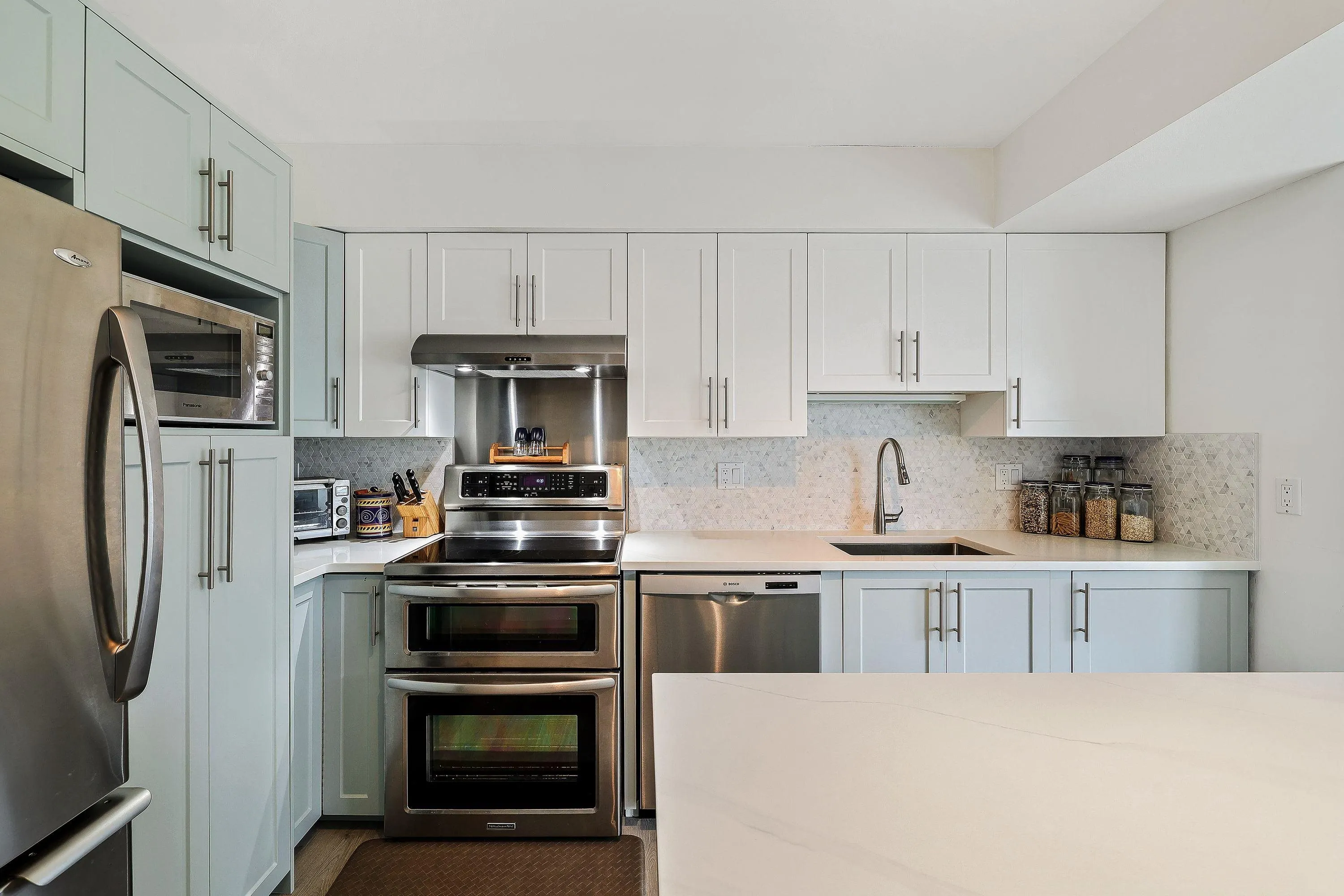 106 1140 Castle Crescent
