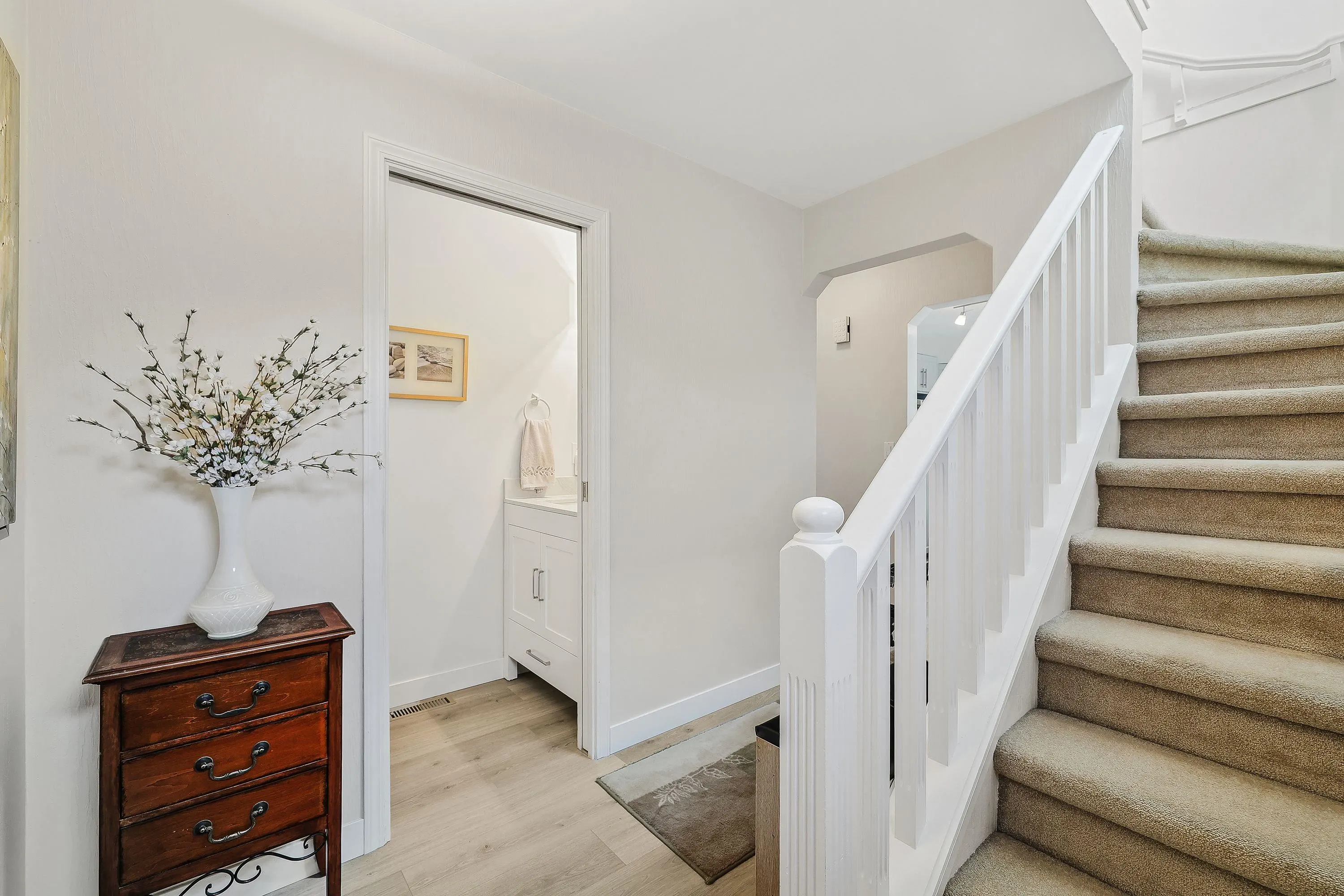 106 1140 Castle Crescent