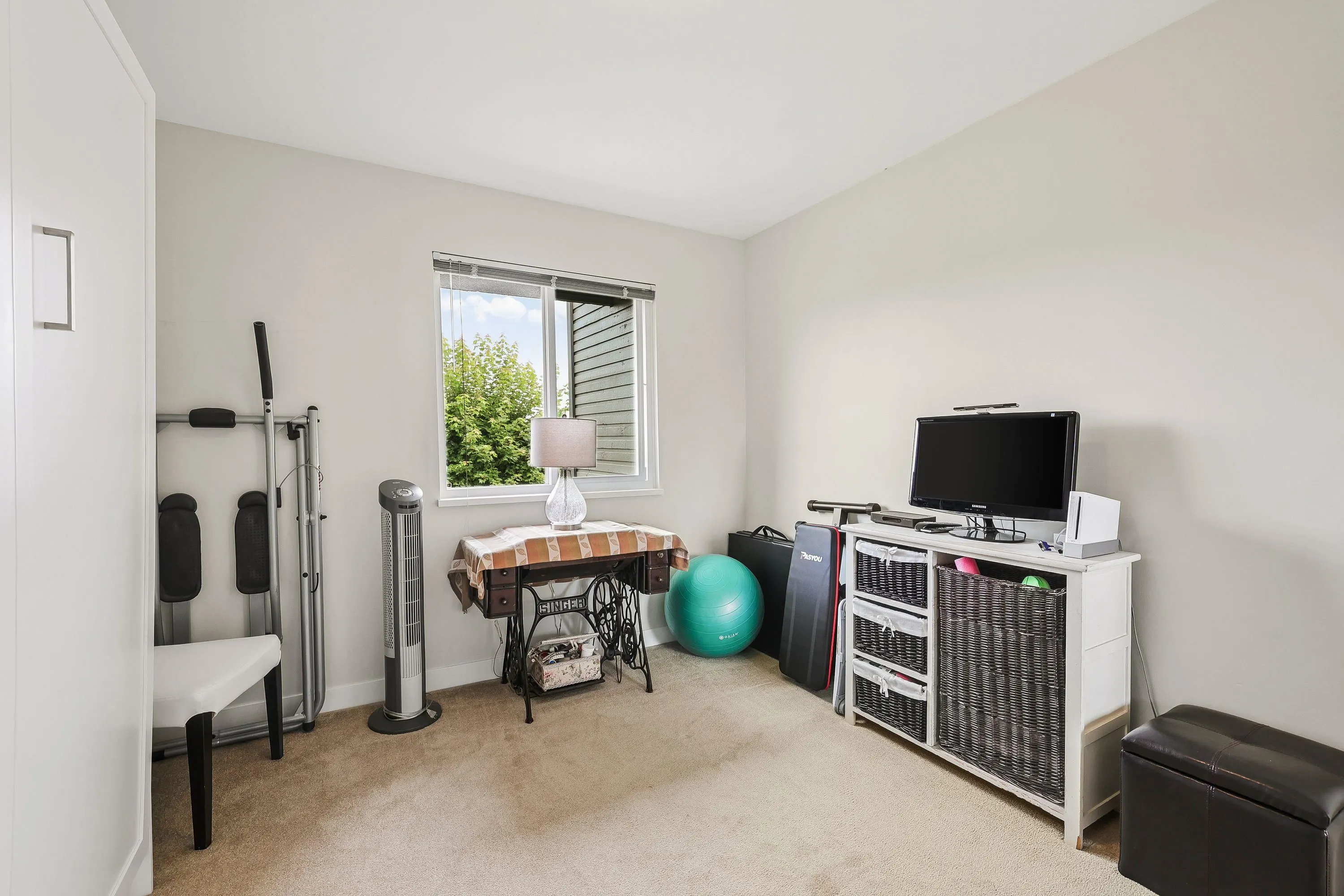 106 1140 Castle Crescent