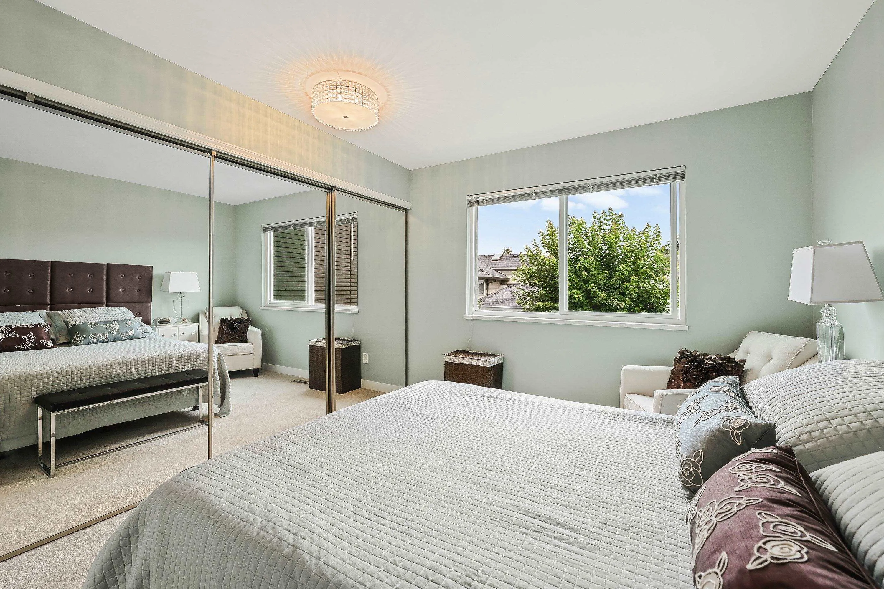 106 1140 Castle Crescent