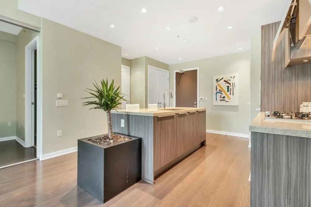 1618 Columbia Street