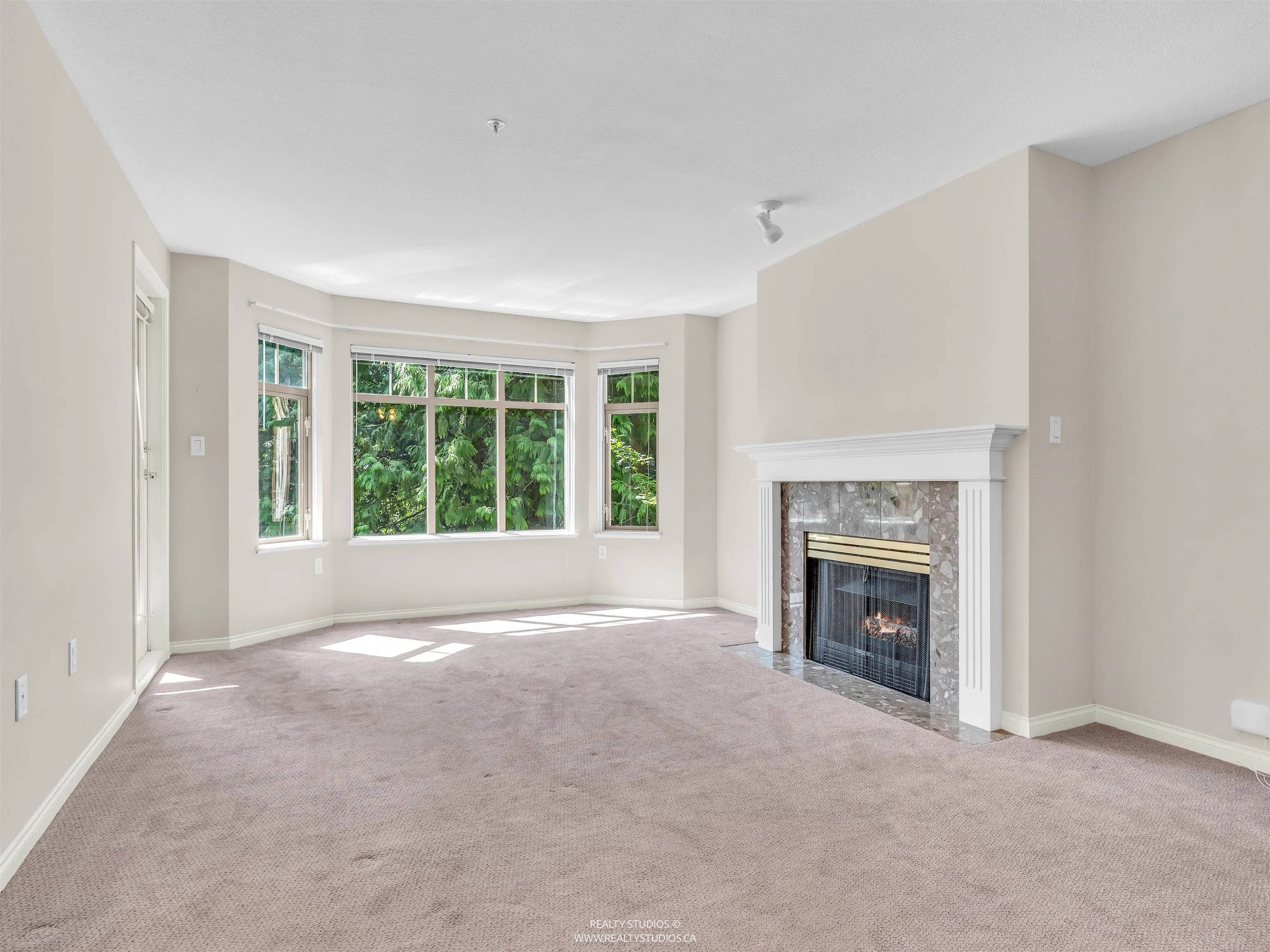 413 2059 Chesterfield Avenue