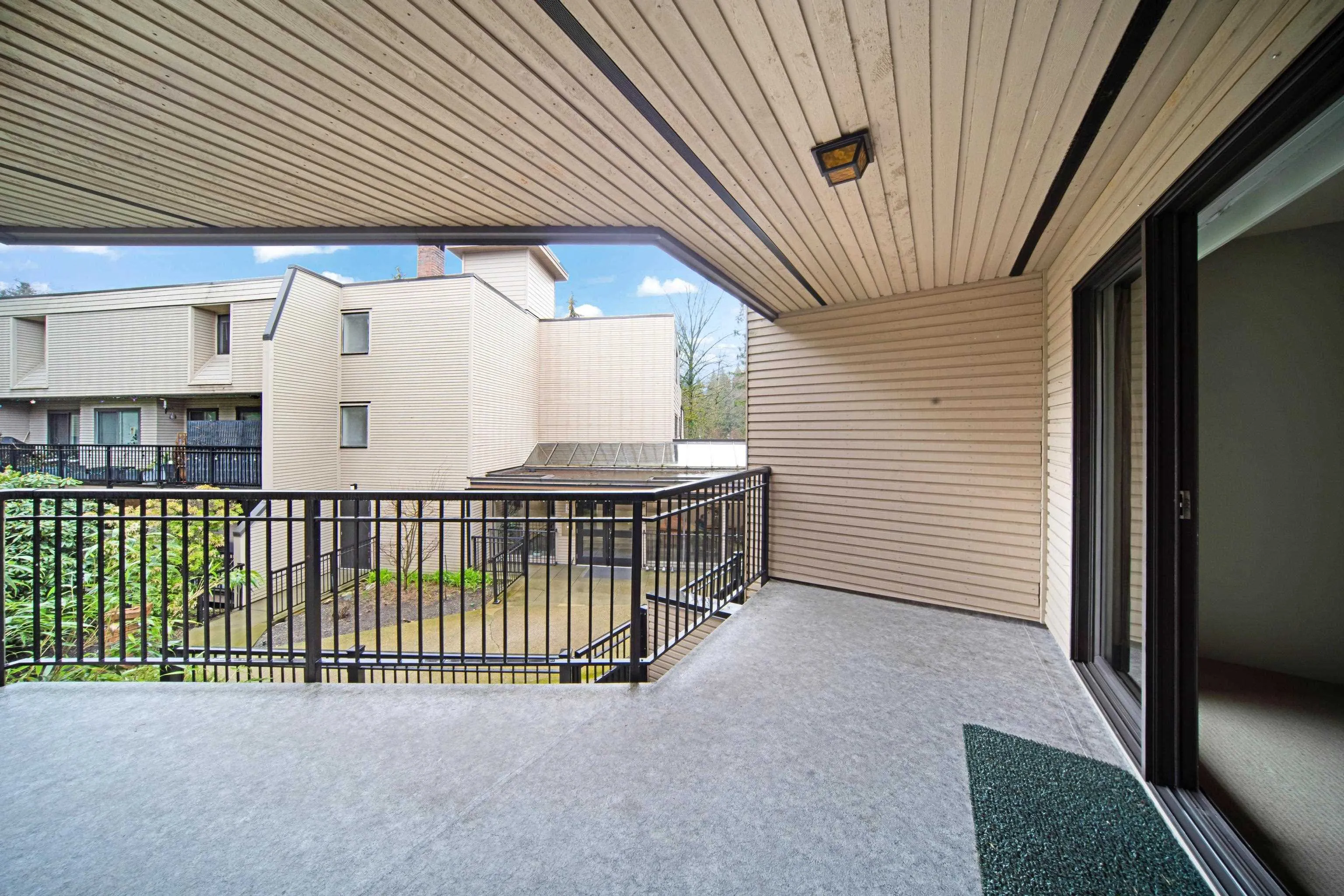 320 1385 Draycott Road