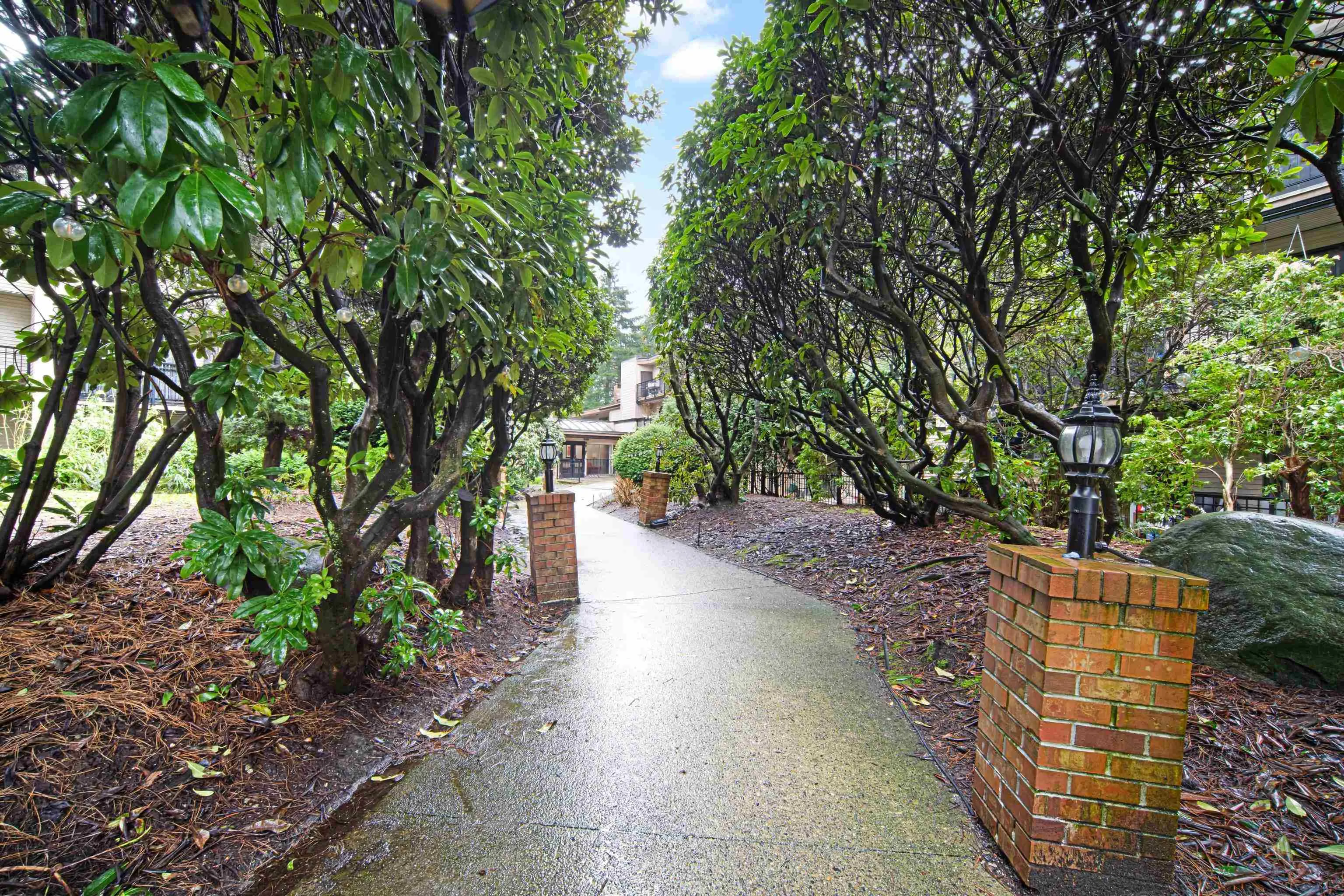 320 1385 Draycott Road