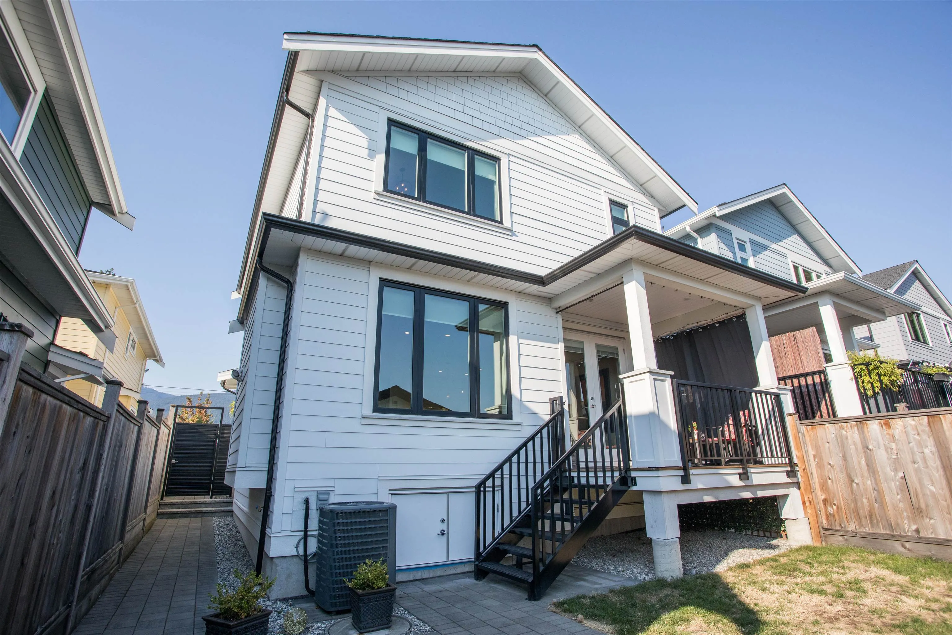 341 E 13th Street