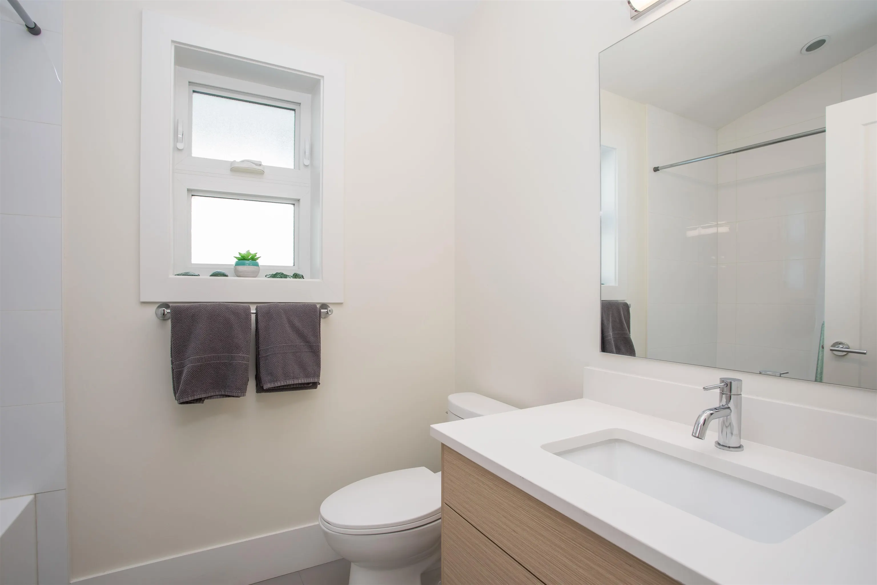 341 E 13th Street
