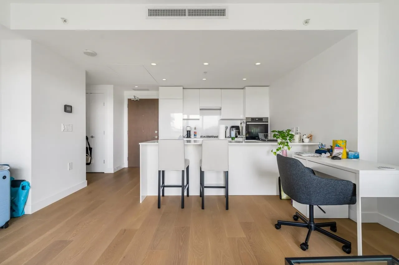 710 5766 Gilbert Road