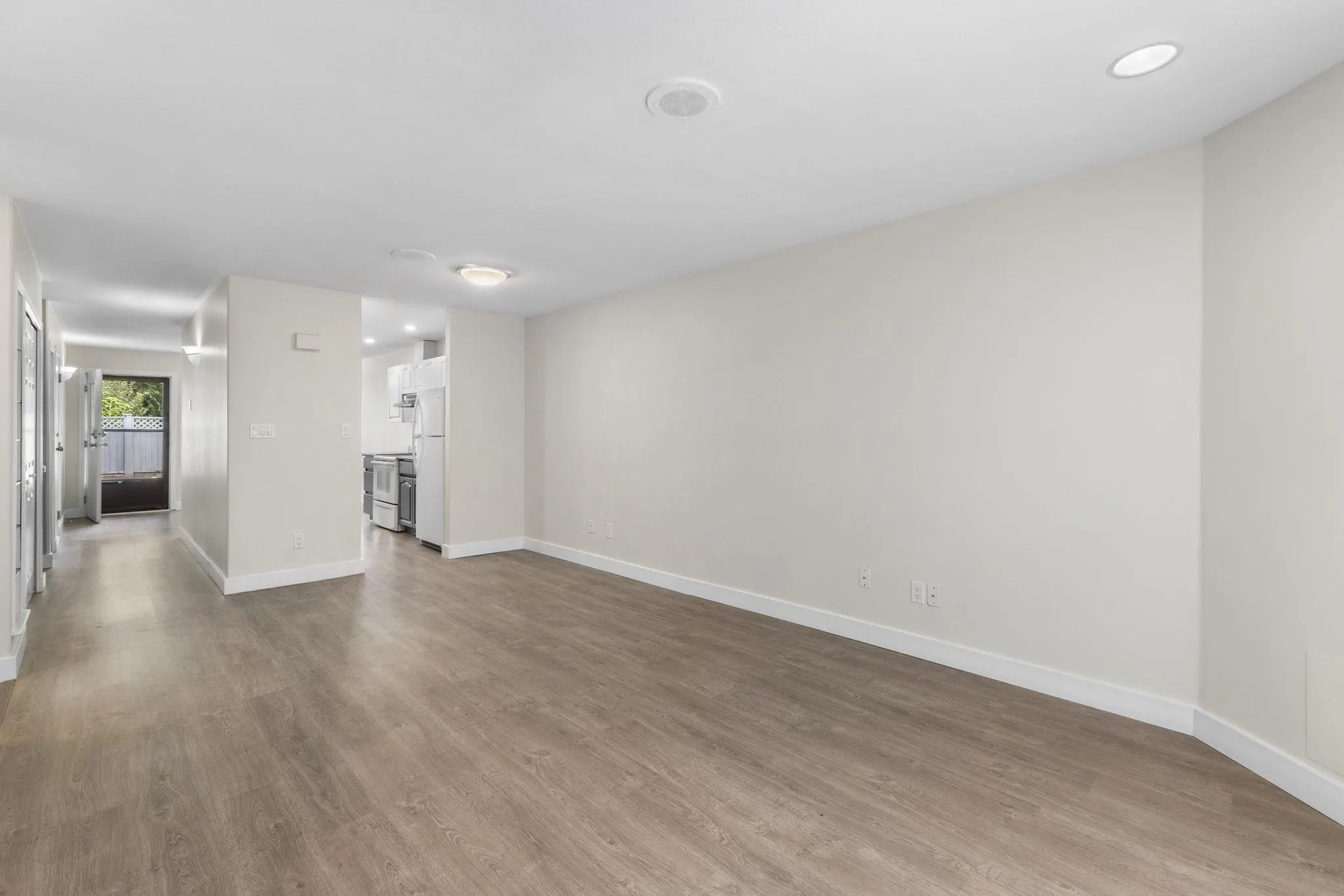 8 46191 Cessna Drive