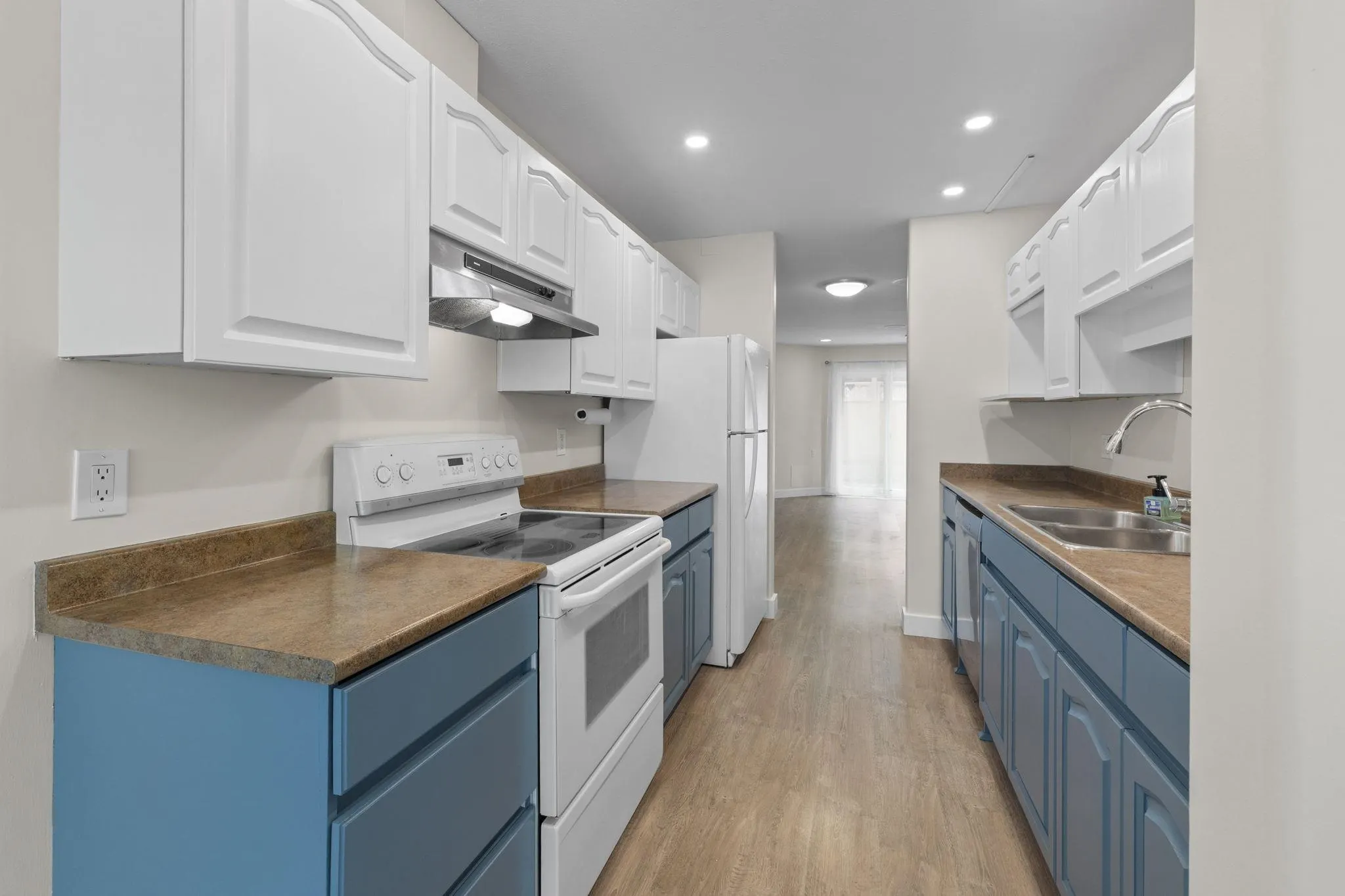 8 46191 Cessna Drive