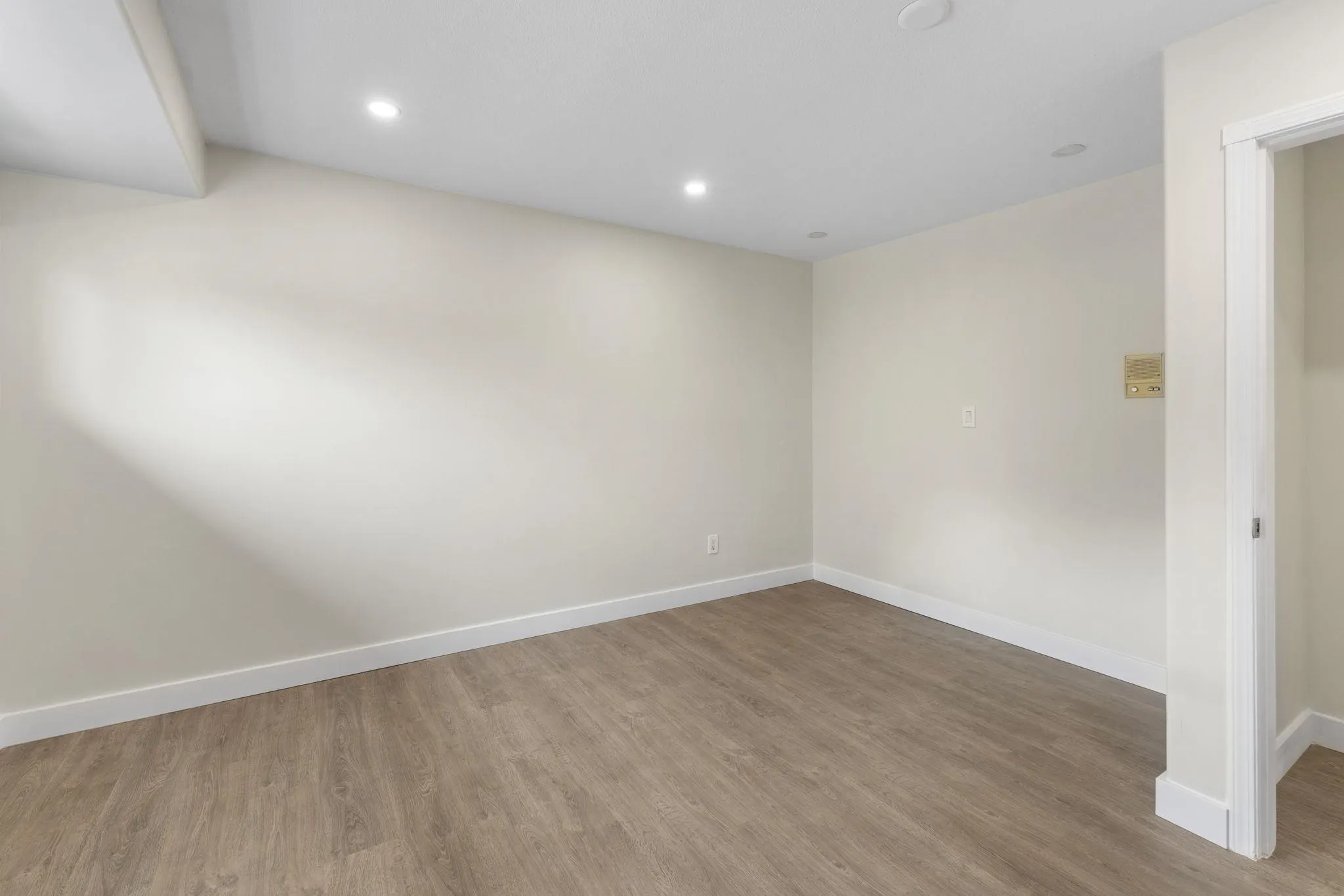 8 46191 Cessna Drive