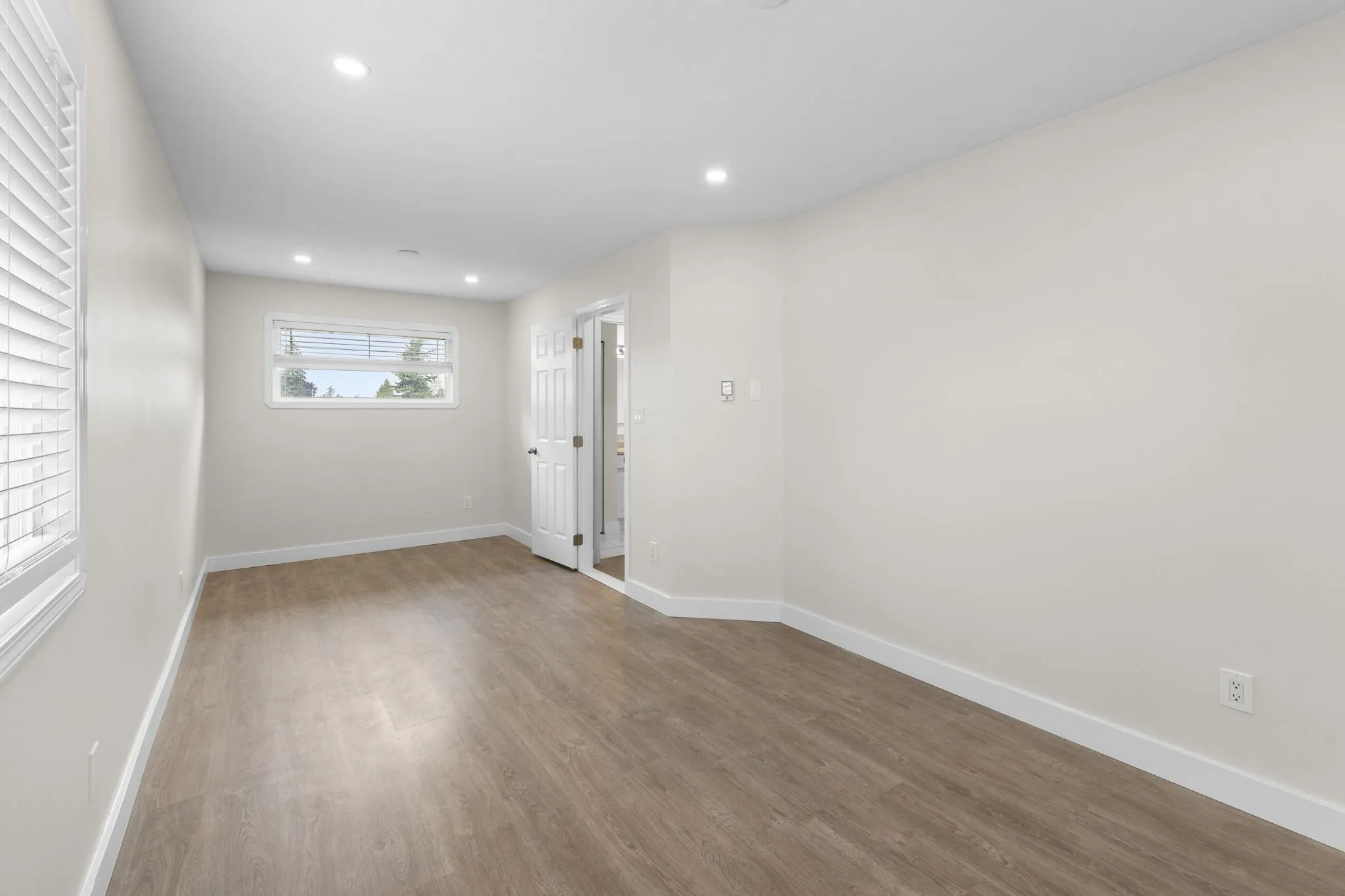 8 46191 Cessna Drive
