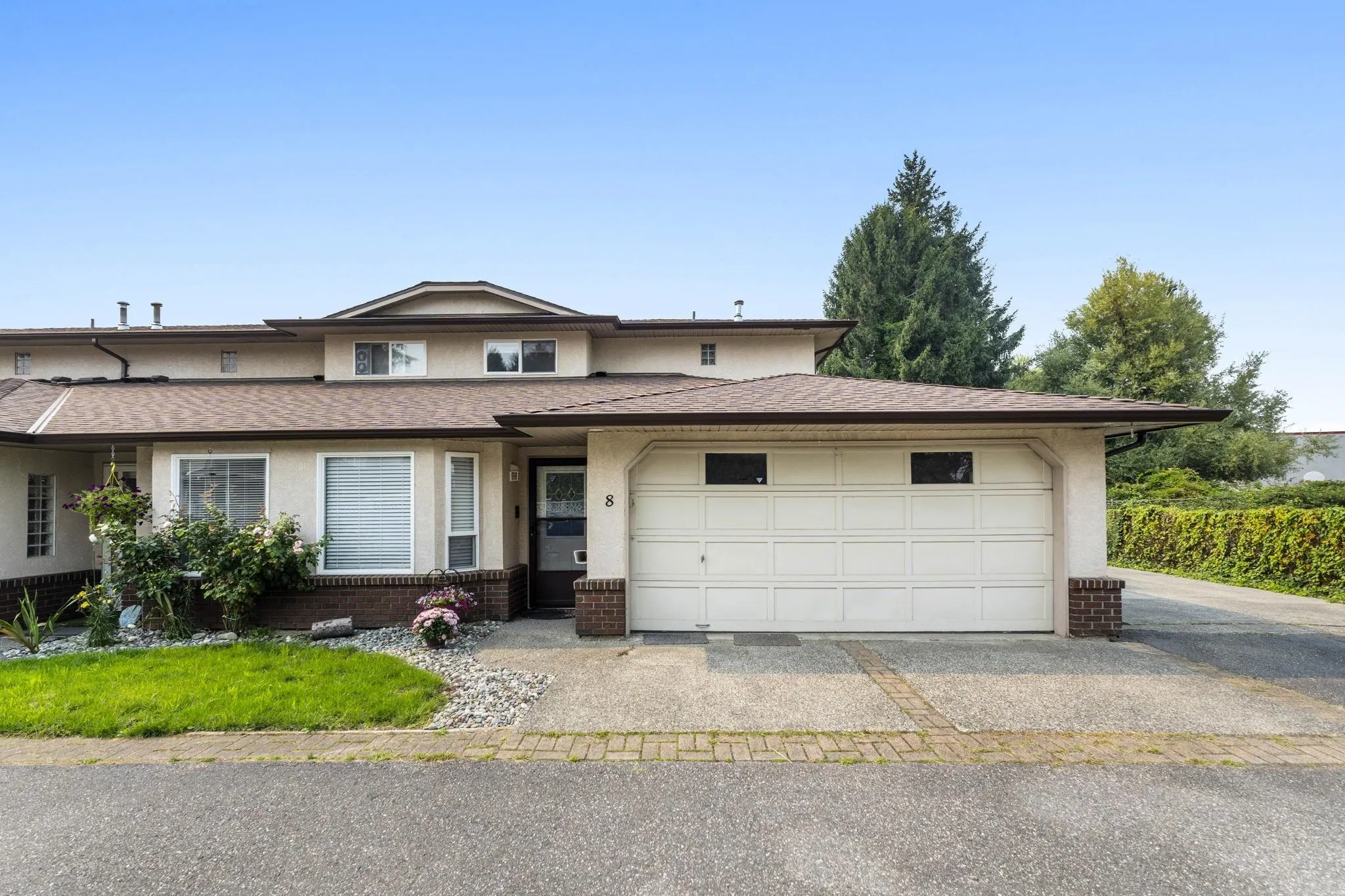 8 46191 Cessna Drive
