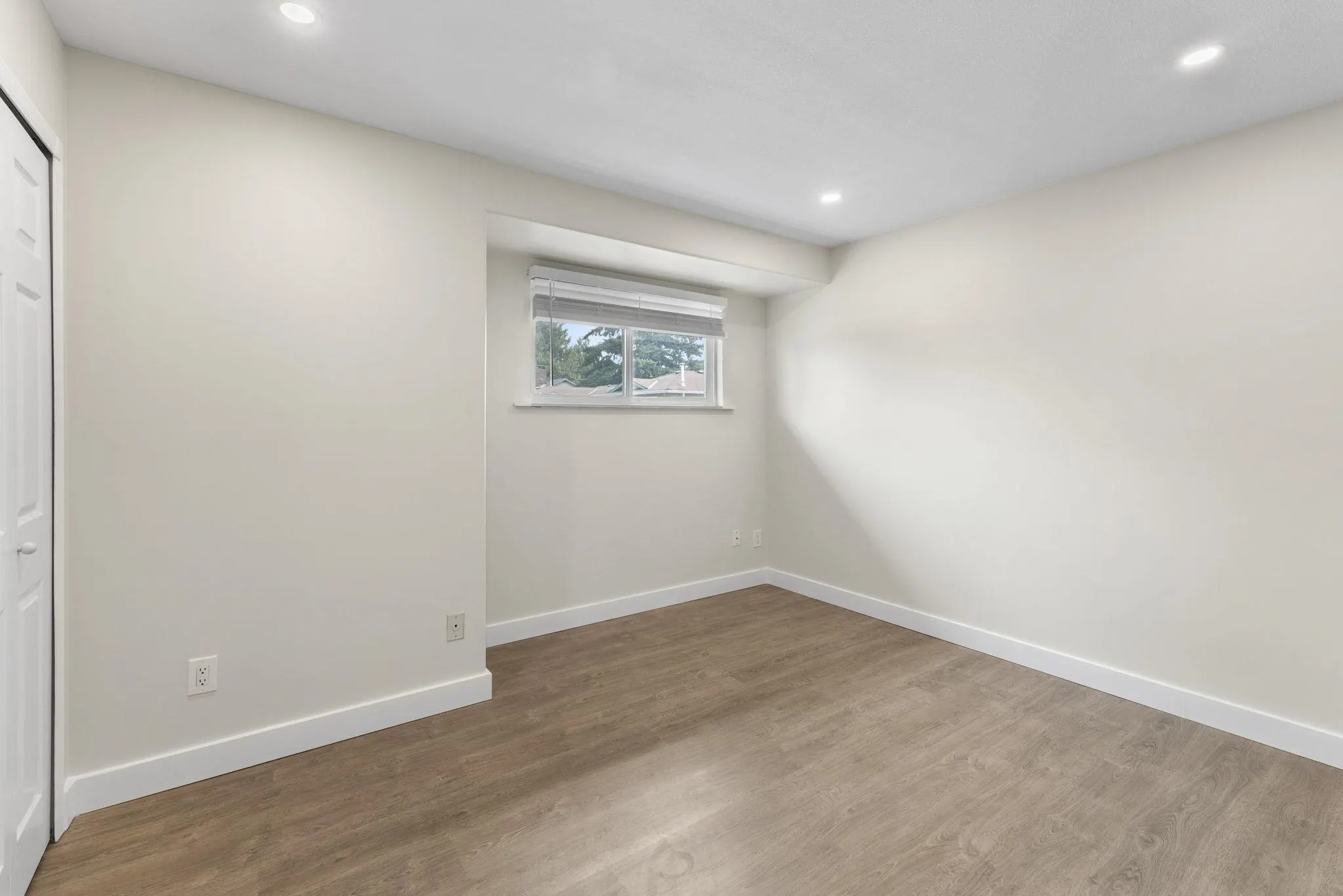 8 46191 Cessna Drive