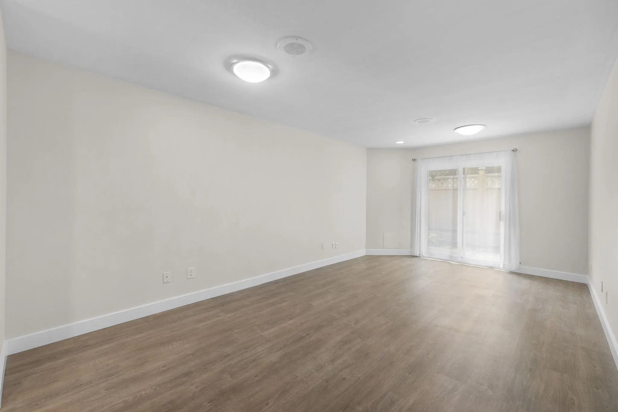 8 46191 Cessna Drive