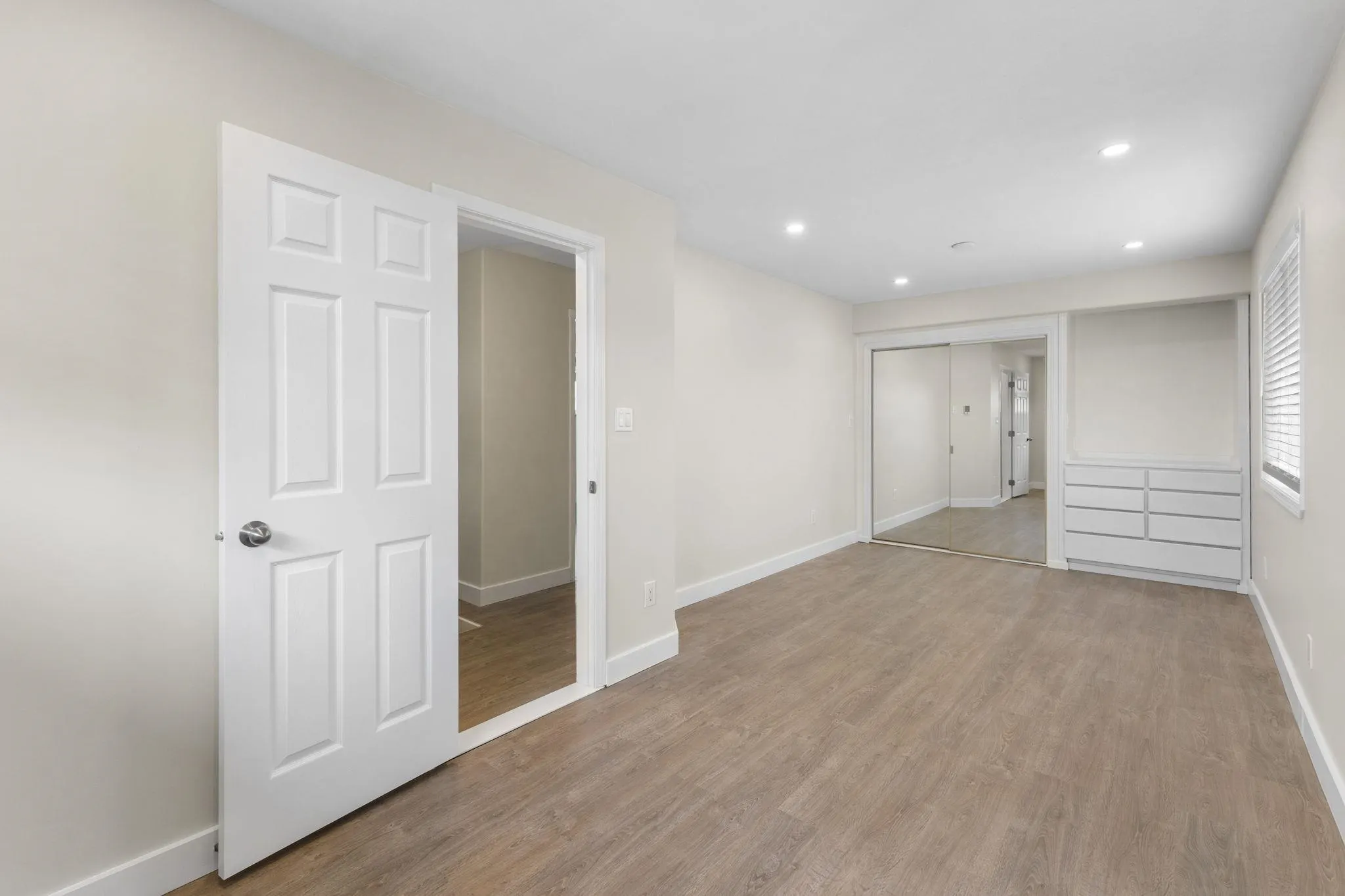 8 46191 Cessna Drive