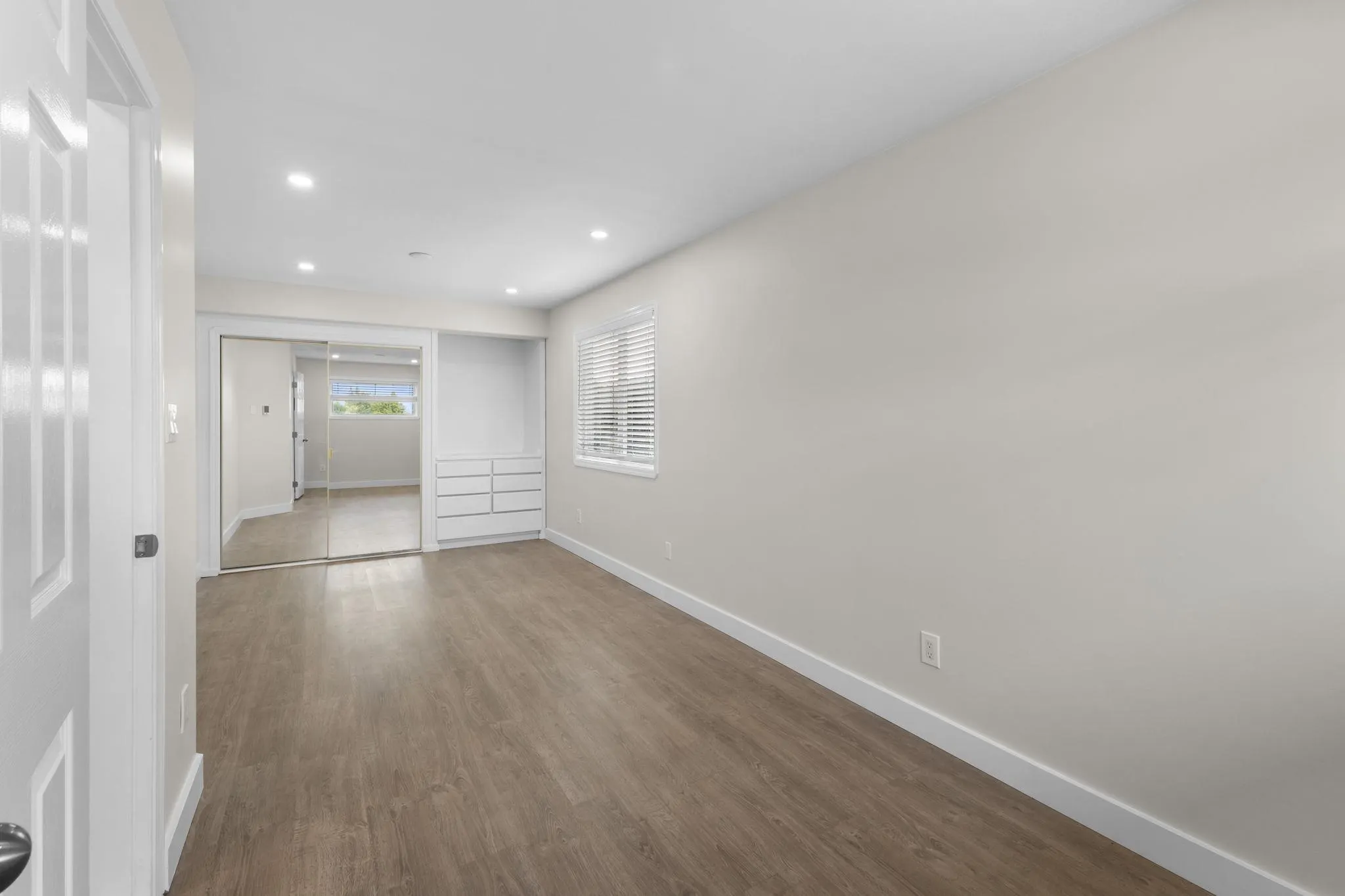 8 46191 Cessna Drive