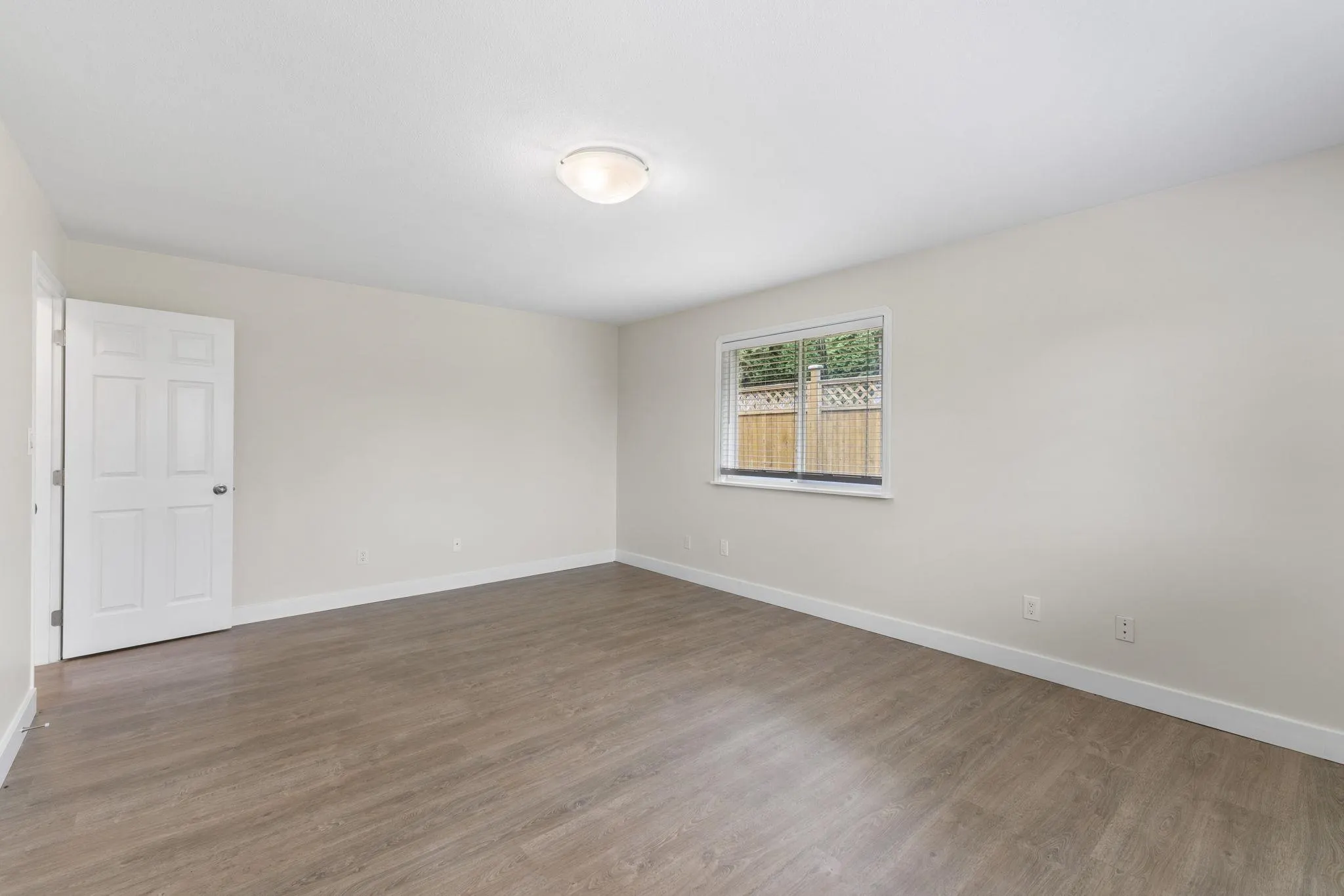8 46191 Cessna Drive