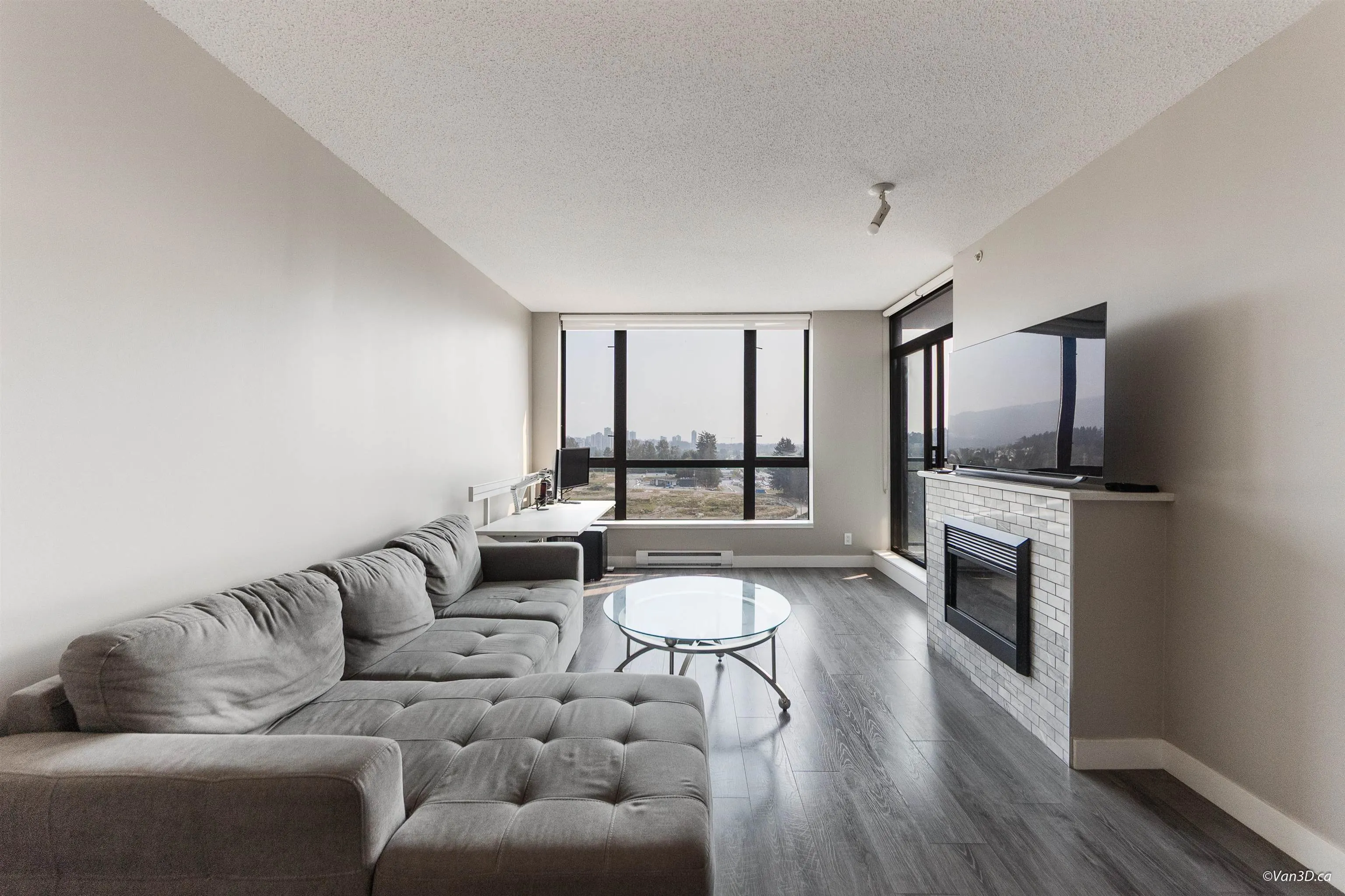 2201 400 Capilano Road