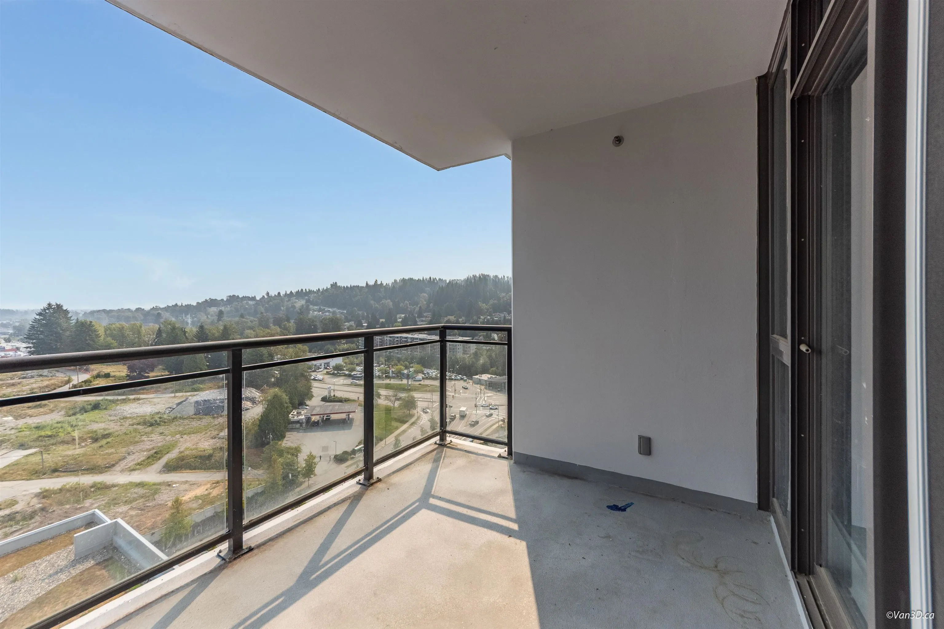 2201 400 Capilano Road