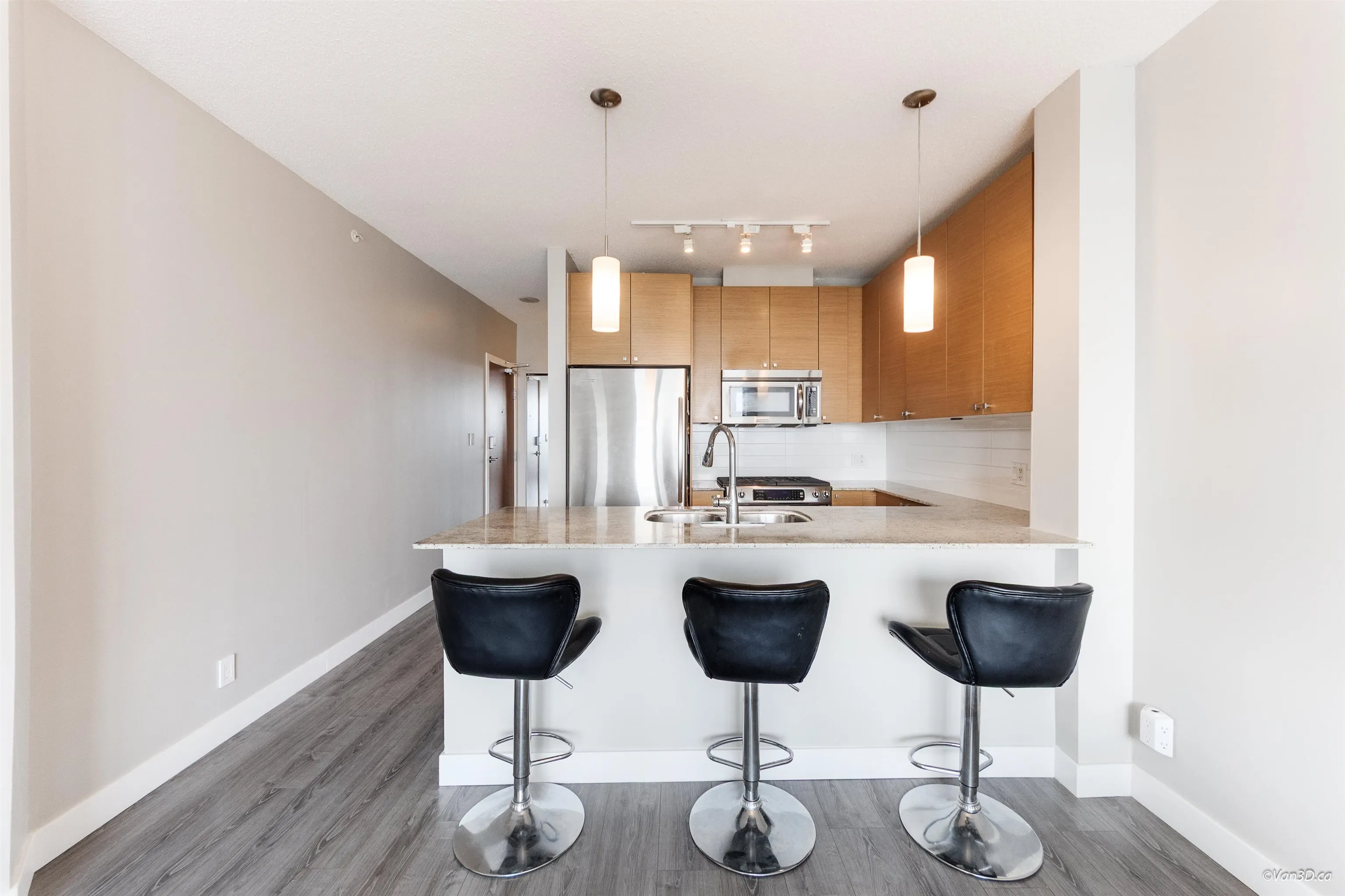 2201 400 Capilano Road