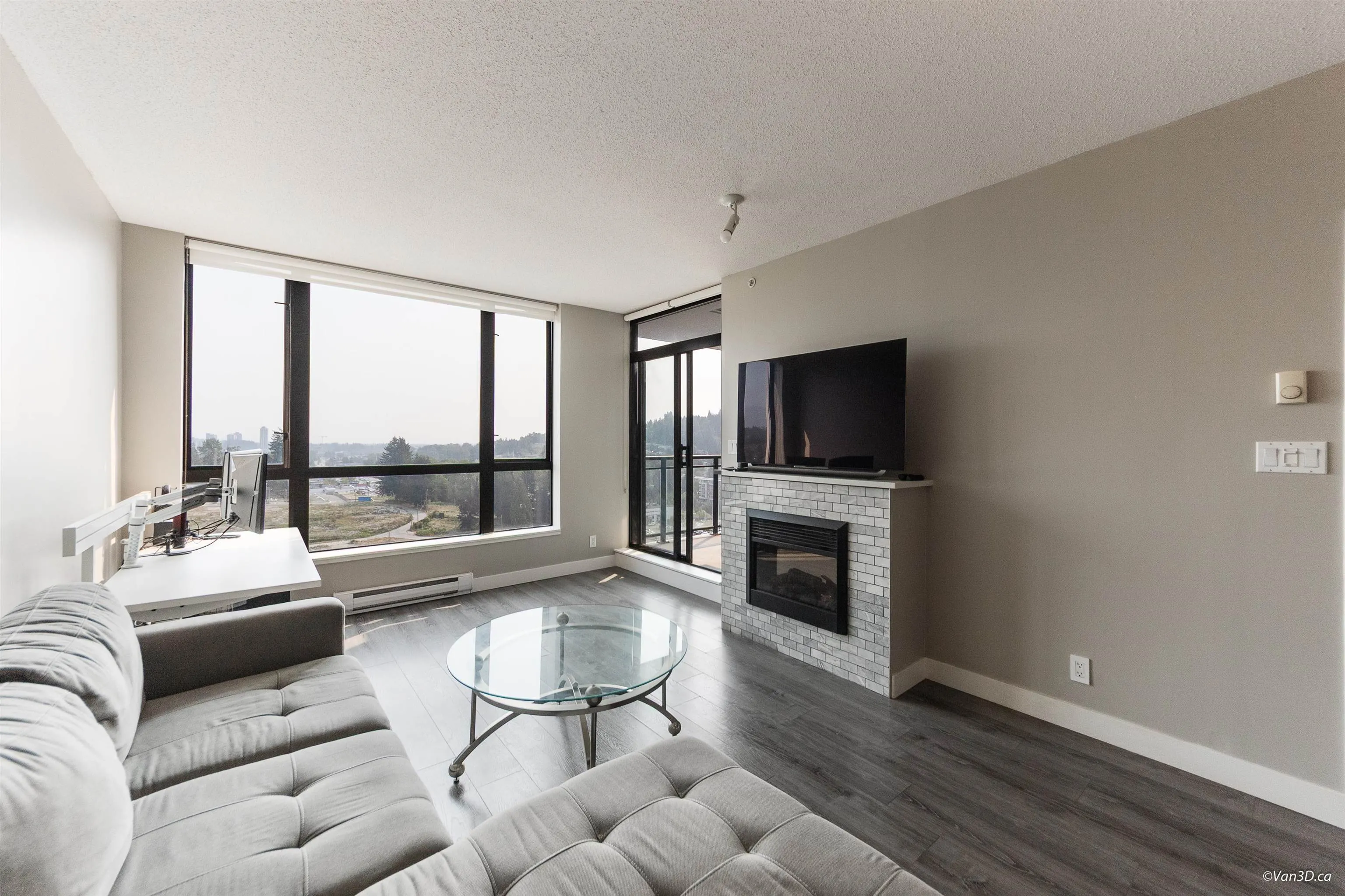 2201 400 Capilano Road