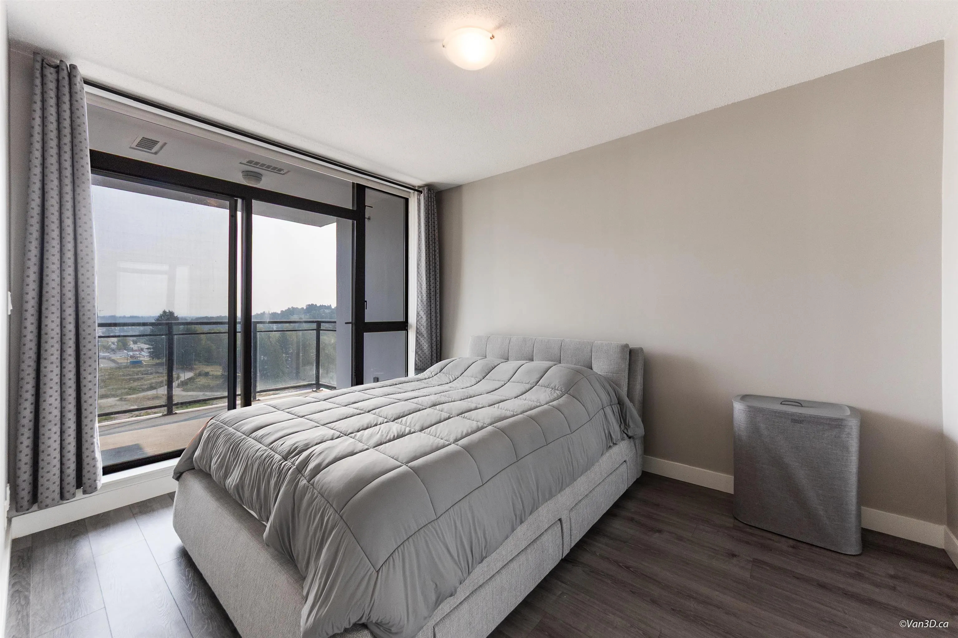 2201 400 Capilano Road