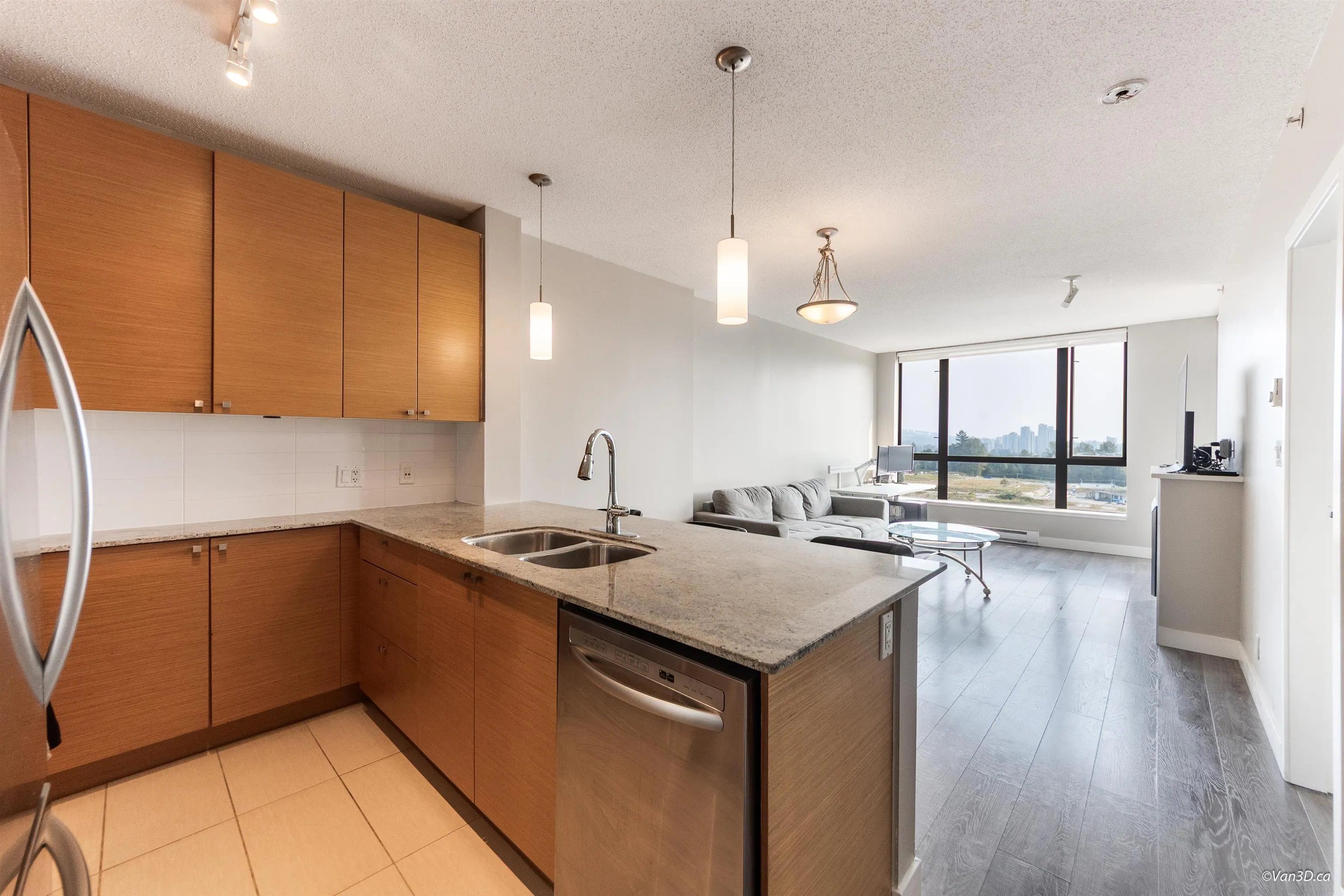2201 400 Capilano Road