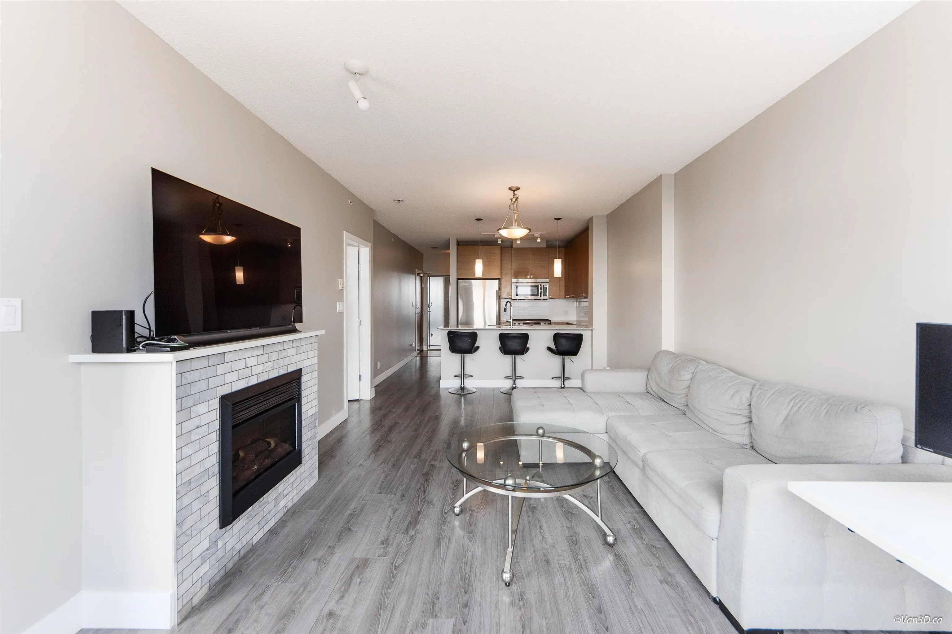2201 400 Capilano Road