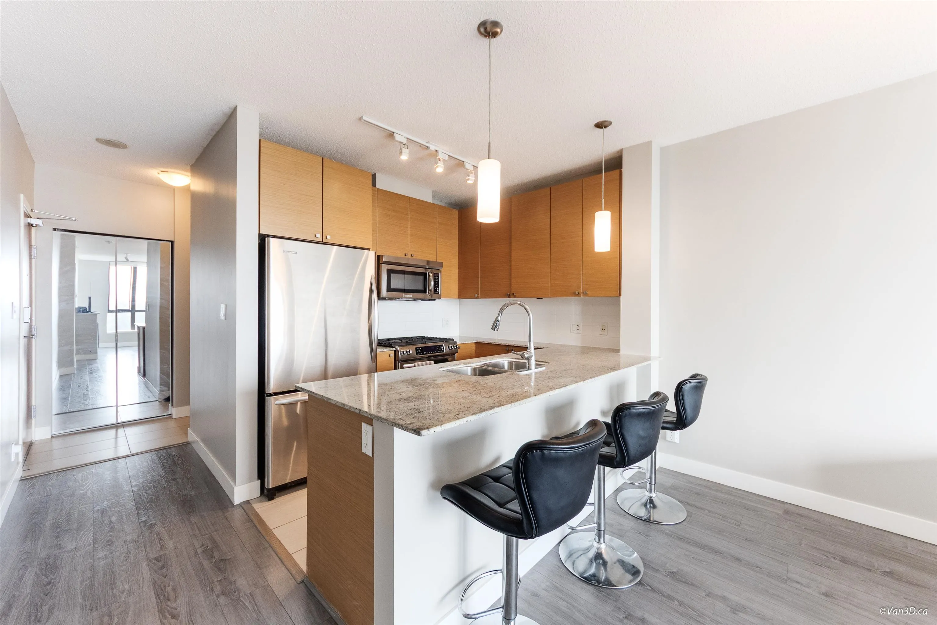2201 400 Capilano Road