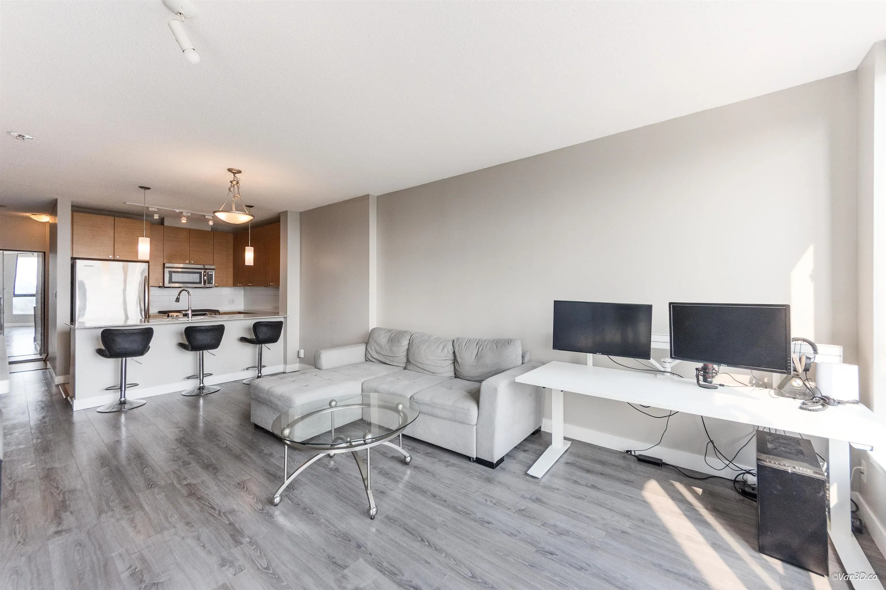 2201 400 Capilano Road
