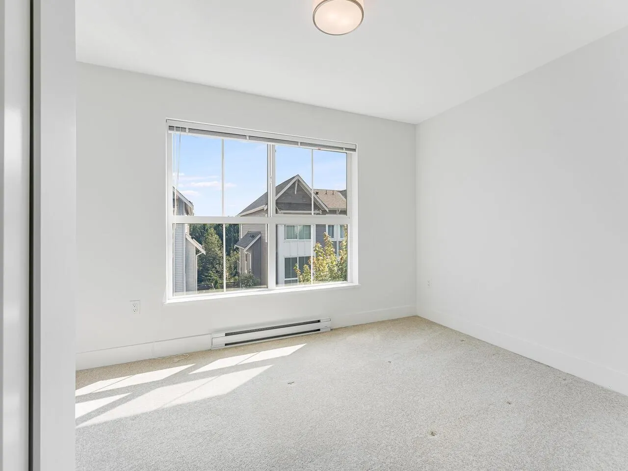 34 4726 Orca Way