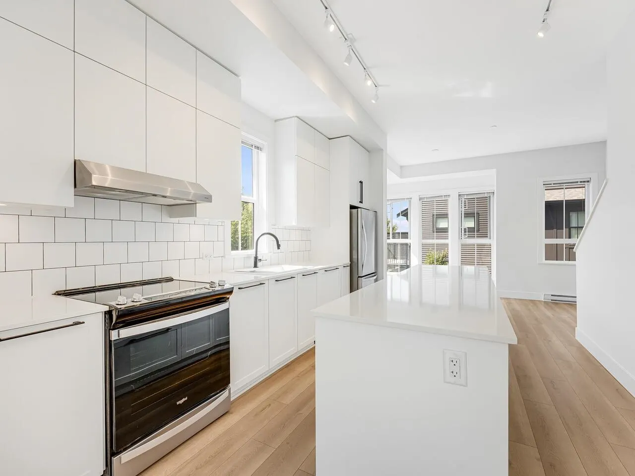 34 4726 Orca Way