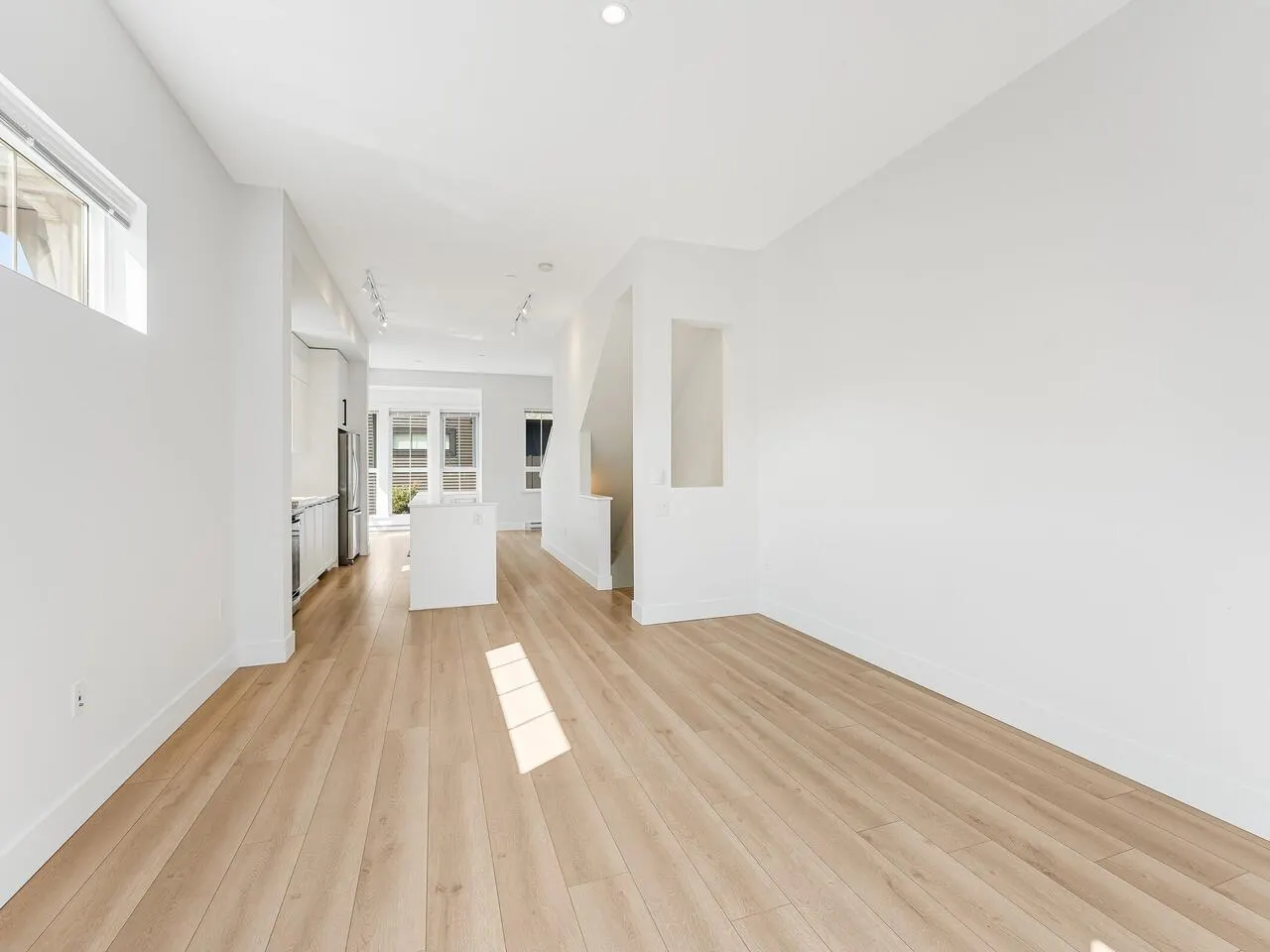 34 4726 Orca Way