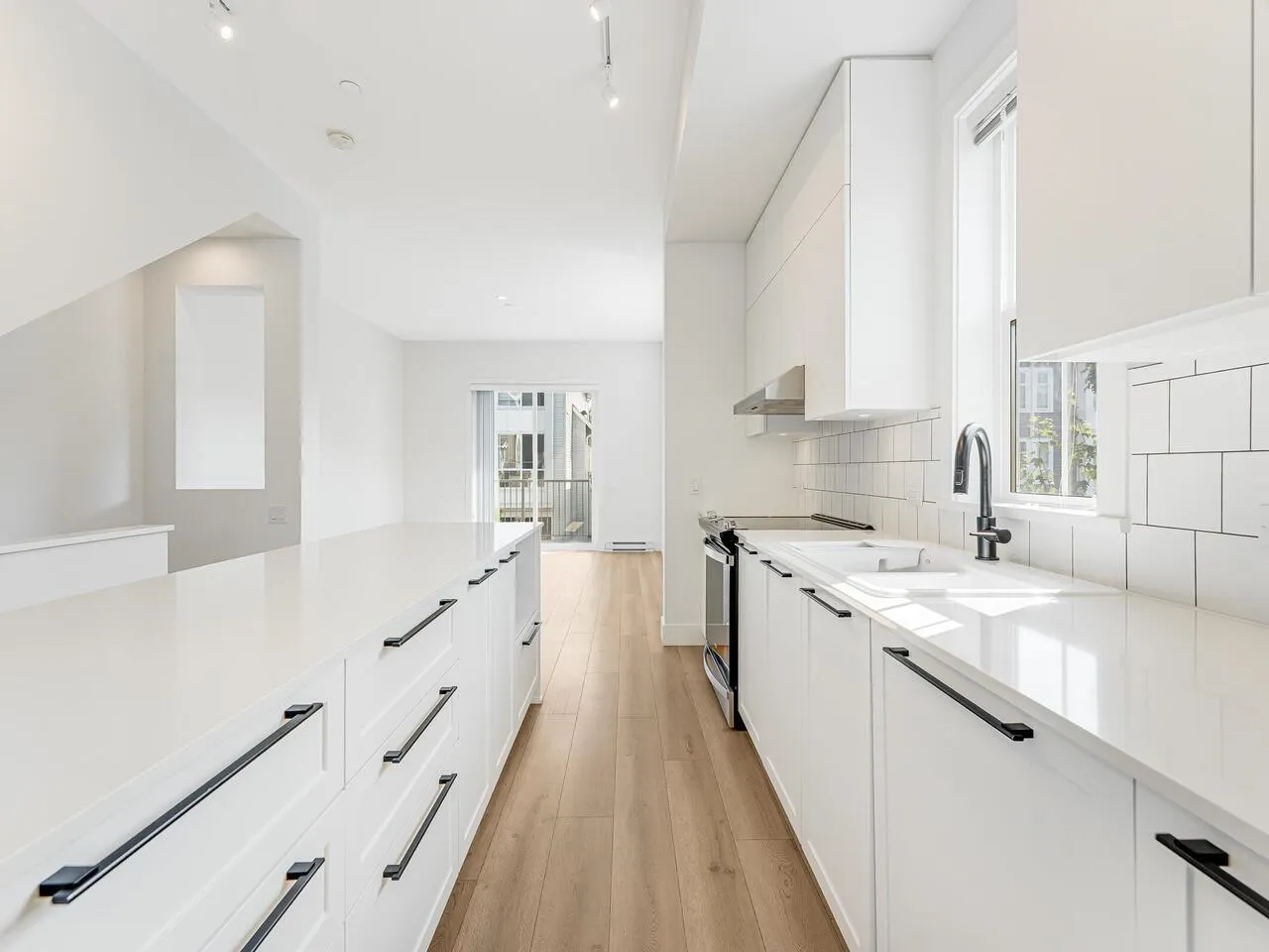 34 4726 Orca Way