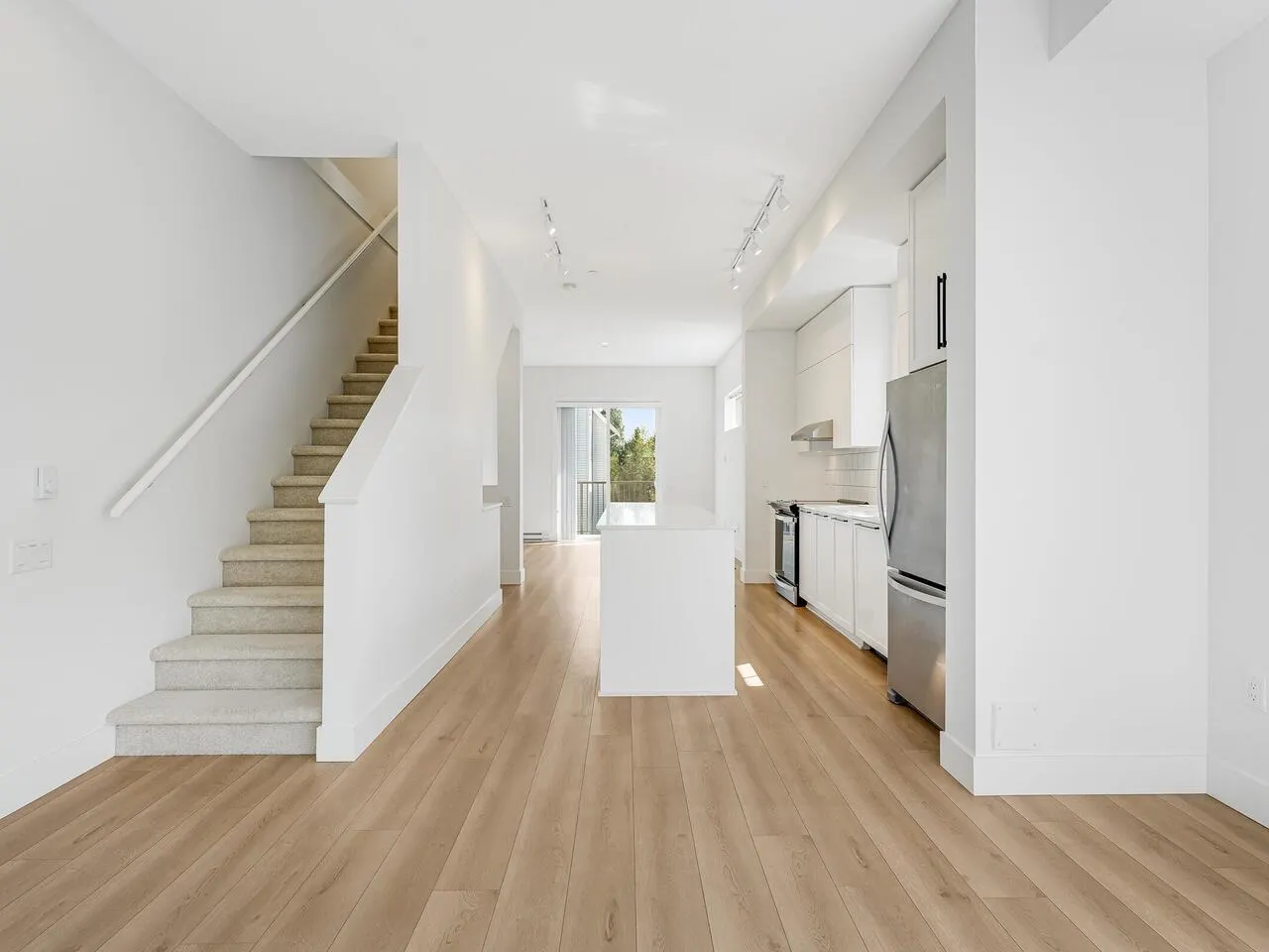 34 4726 Orca Way