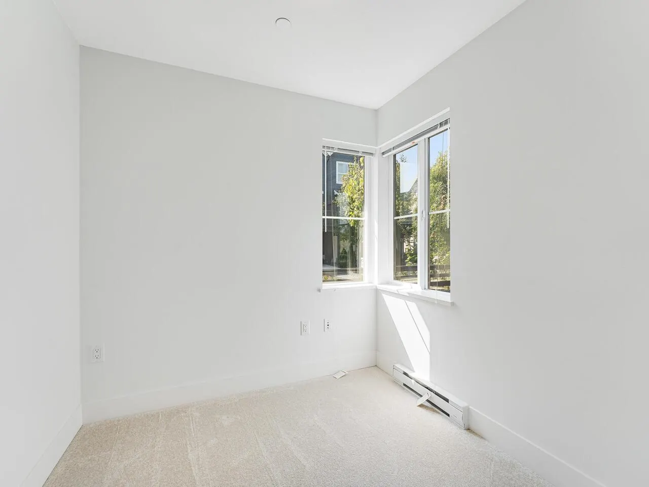 34 4726 Orca Way