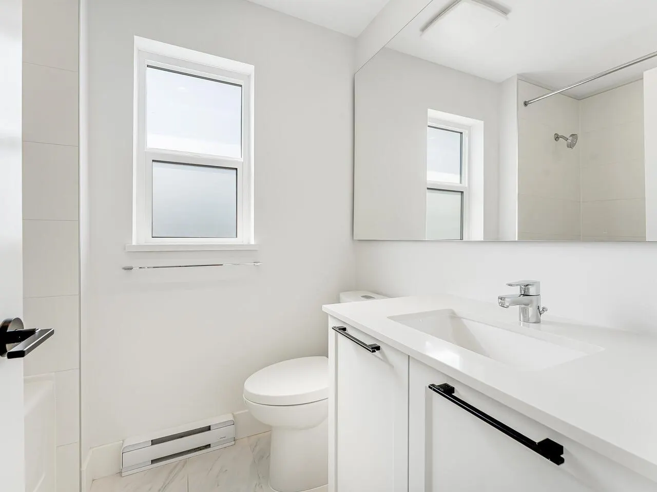 34 4726 Orca Way