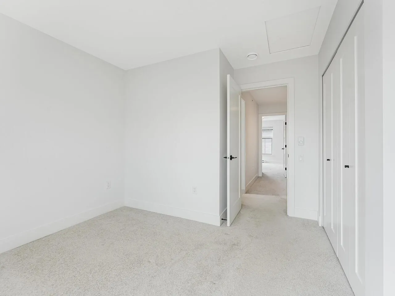34 4726 Orca Way