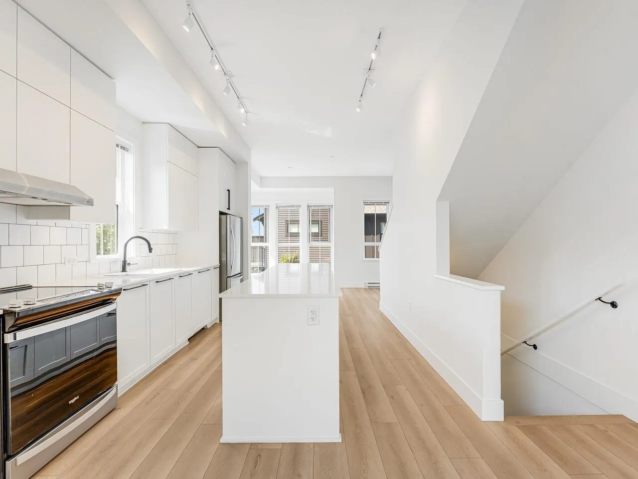34 4726 Orca Way