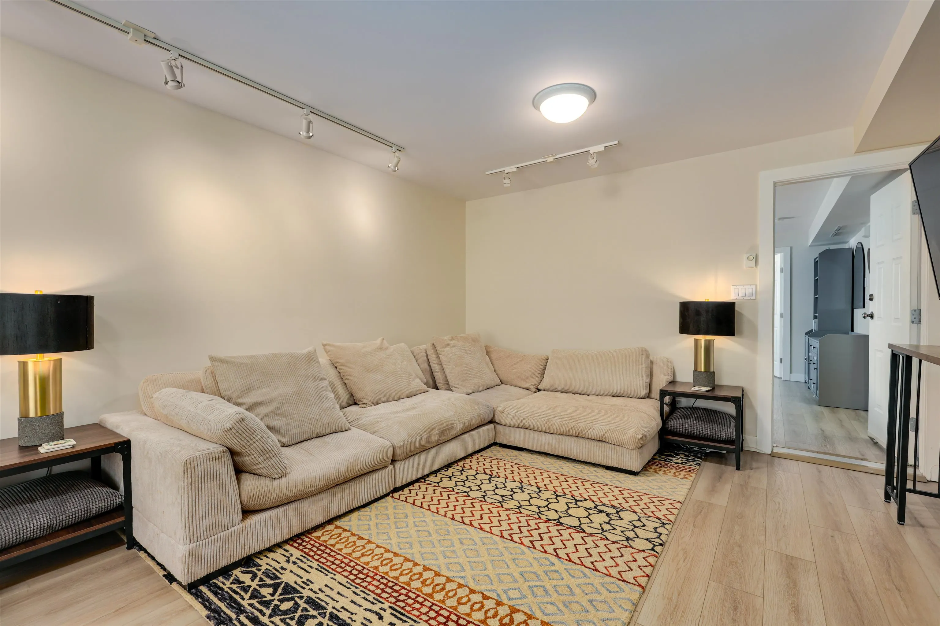 1433 Doran Road