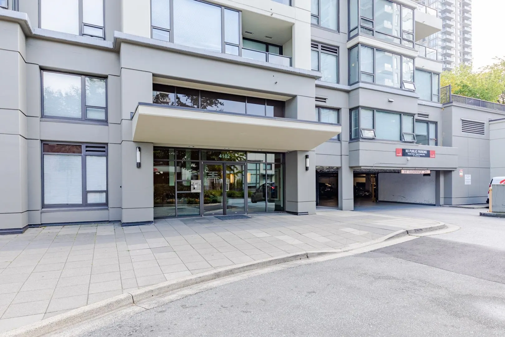 1602 4182 Dawson Street
